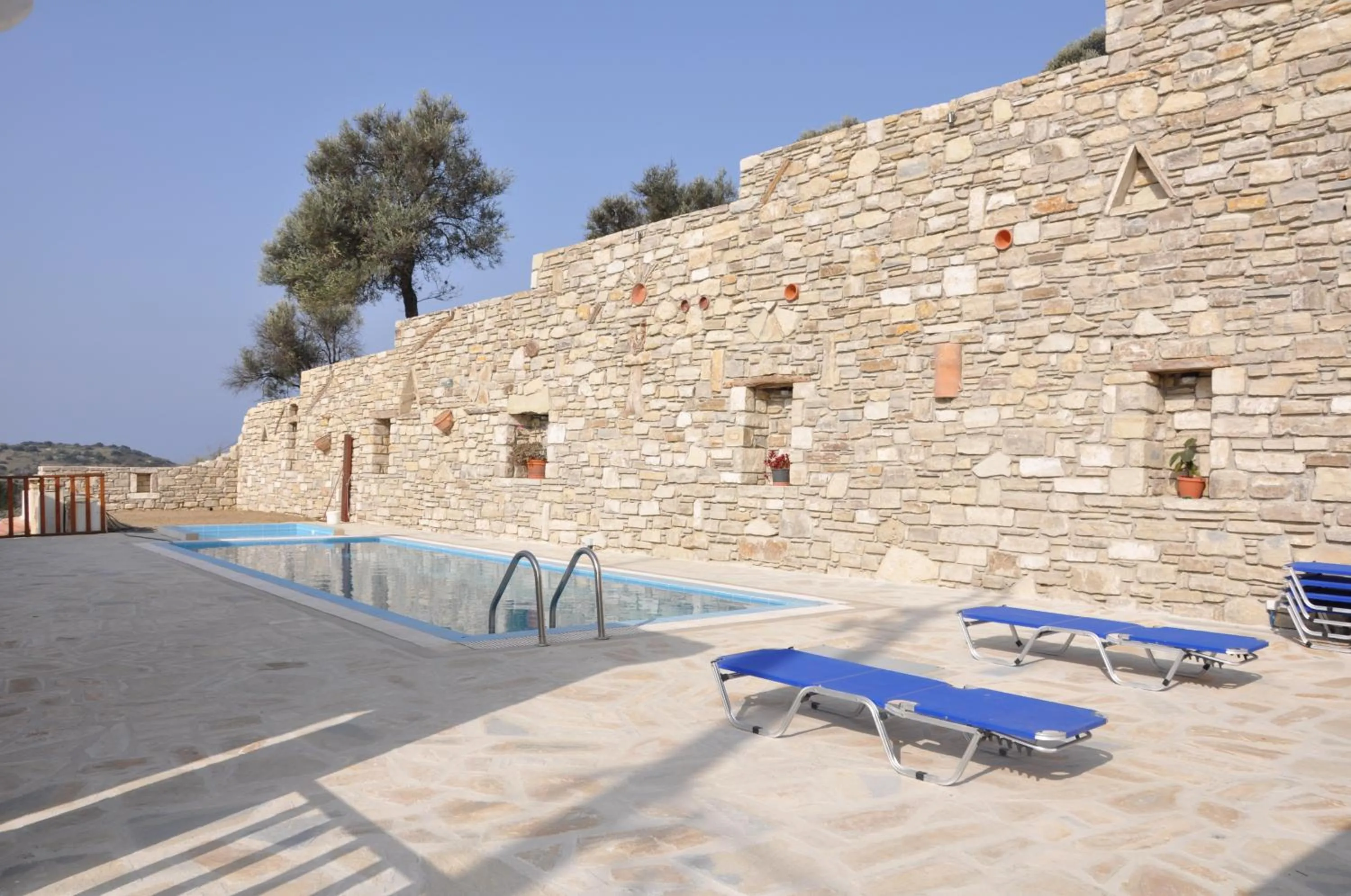 Swimming pool in Villa Leonidas just enjoy your holidays