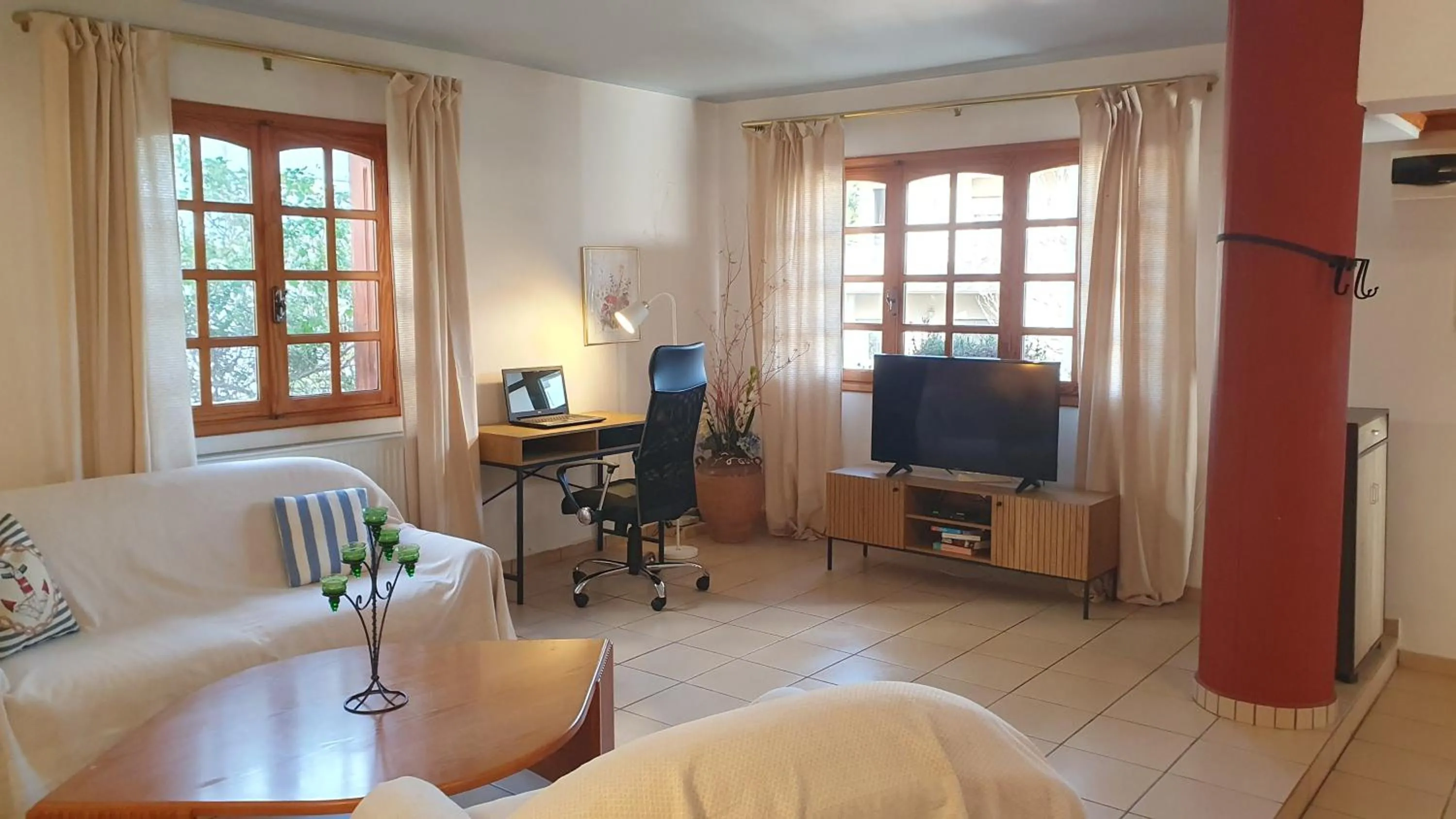 Dining area in Villa Leonidas just enjoy your holidays