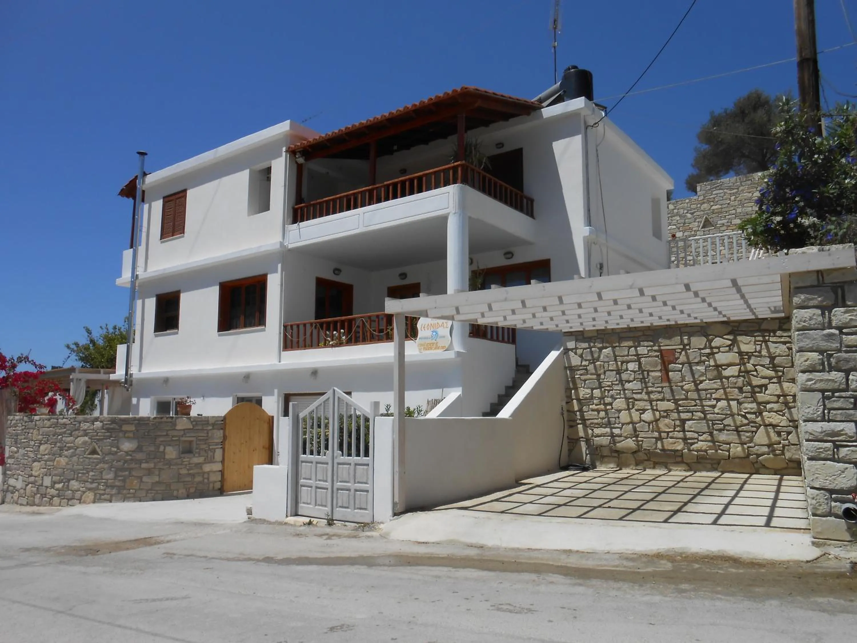 Facade/entrance in Villa Leonidas just enjoy your holidays
