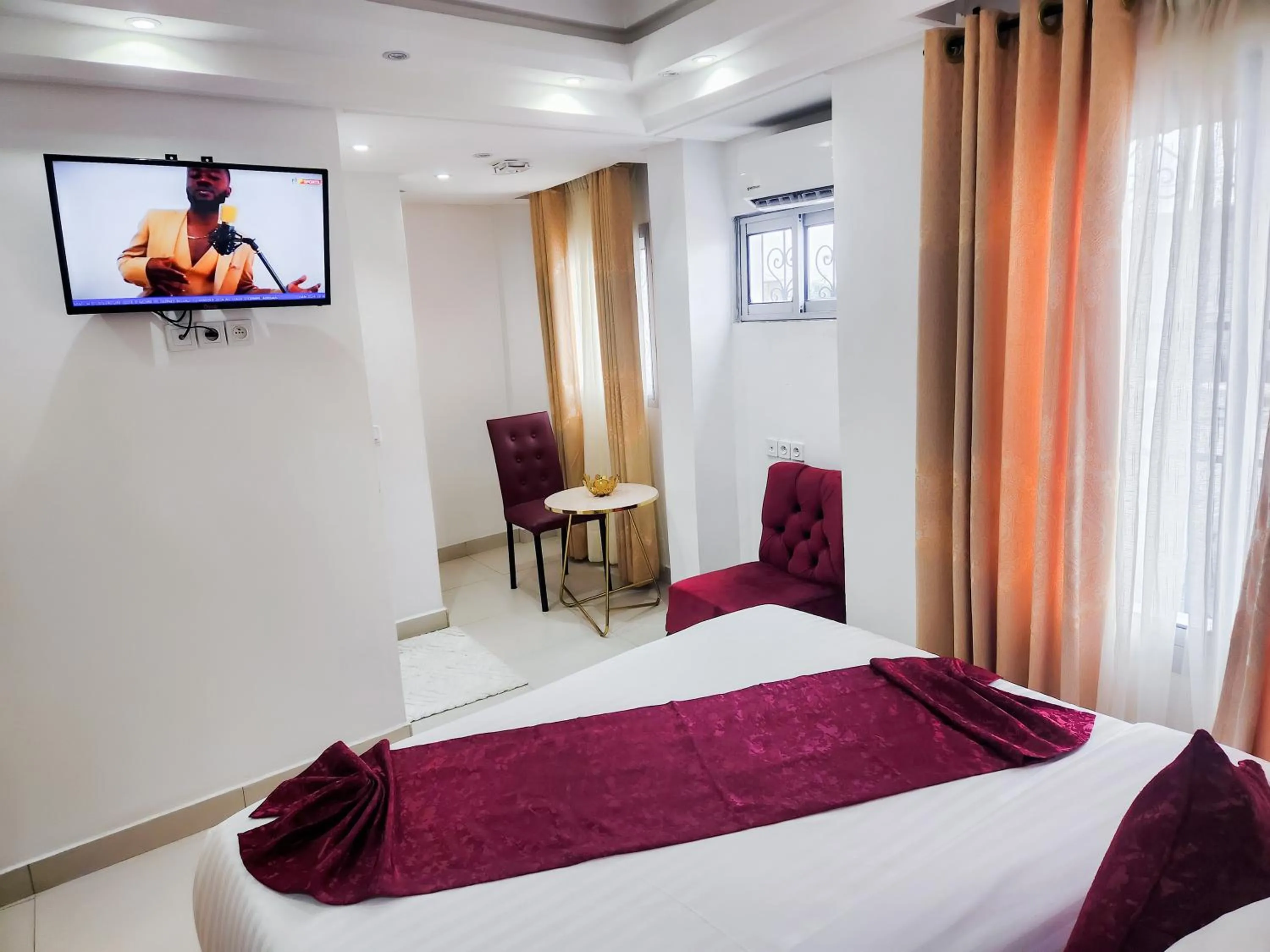 Bed in Hôtel Résidence Saint James Maguerita