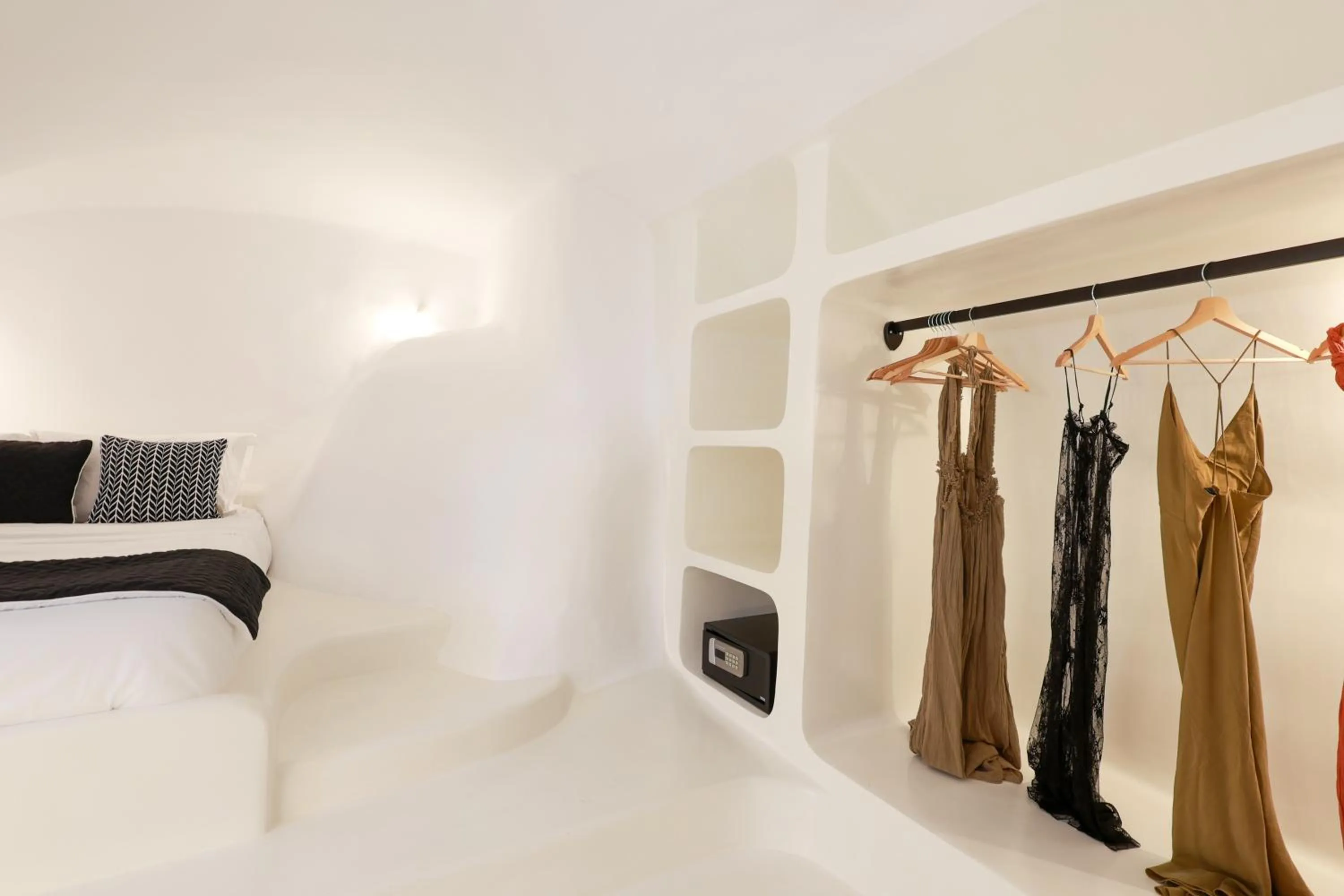 Bed in Luna Santorini Suites