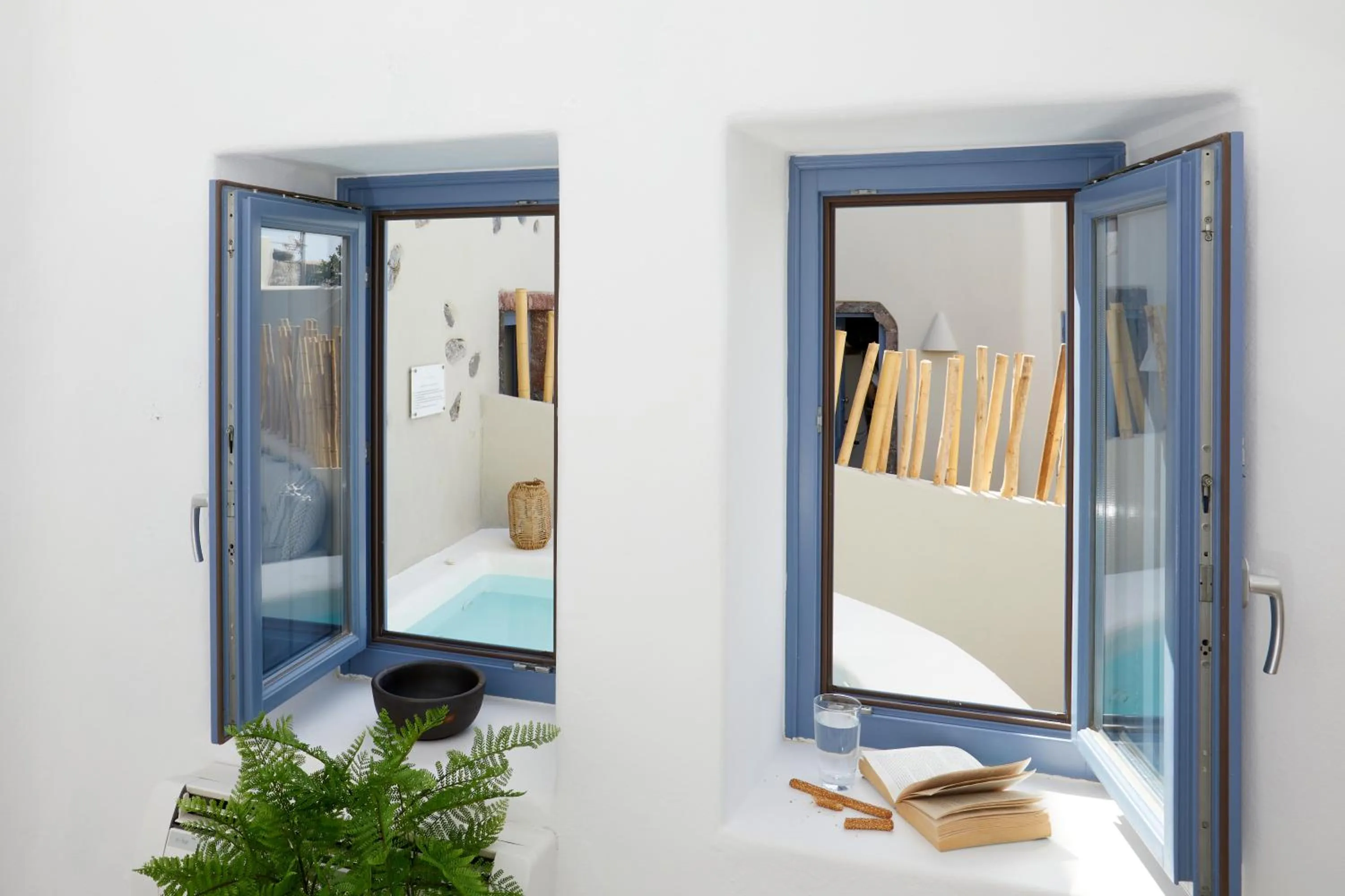 View (from property/room), Bed in Luna Santorini Suites