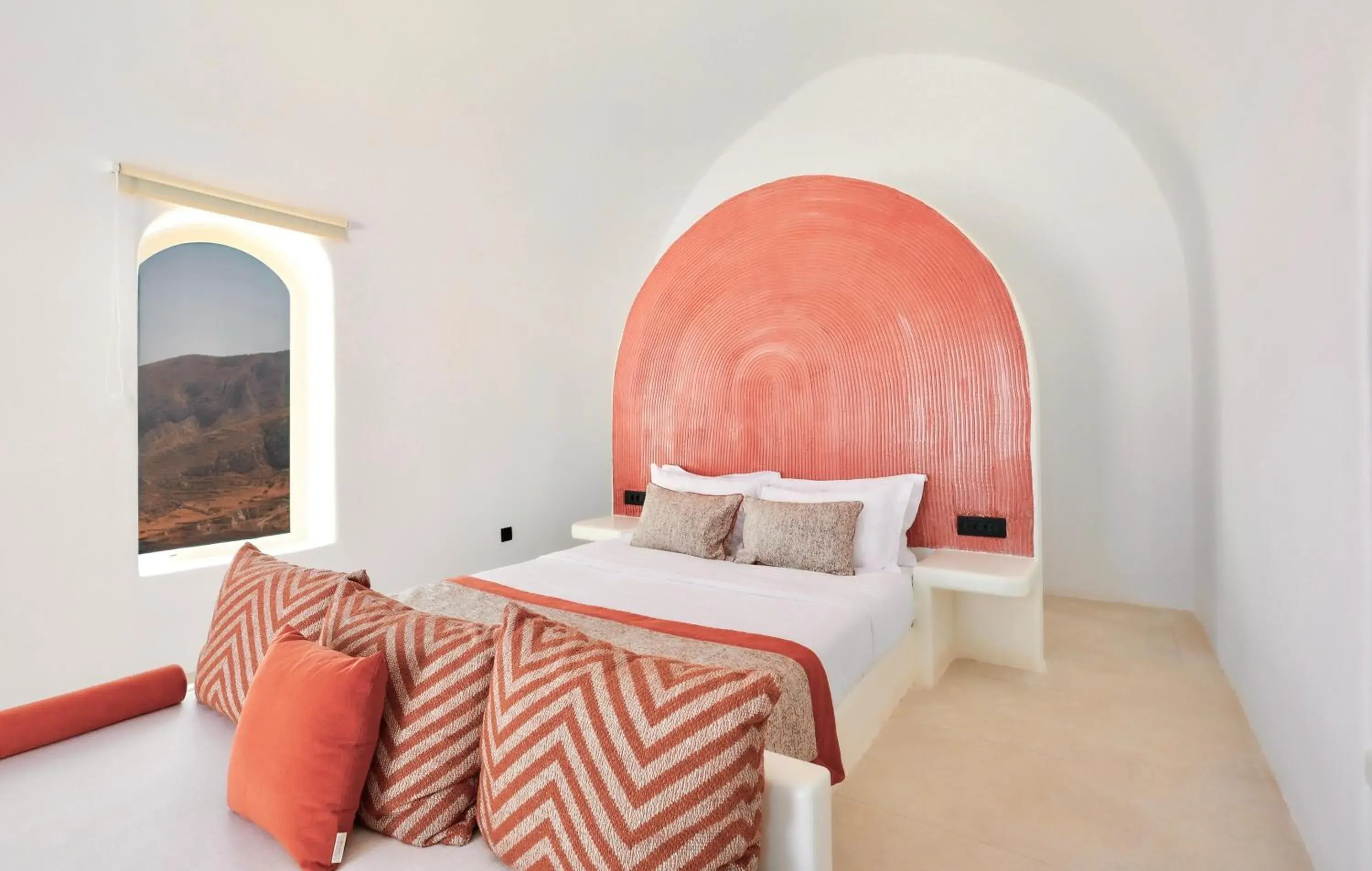 Deluxe Suite with Outdoor Heated Plunge Pool in Luna Santorini Suites Deluxe Suite with Outdoor Heated Plunge Pool in Luna Santorini Suites