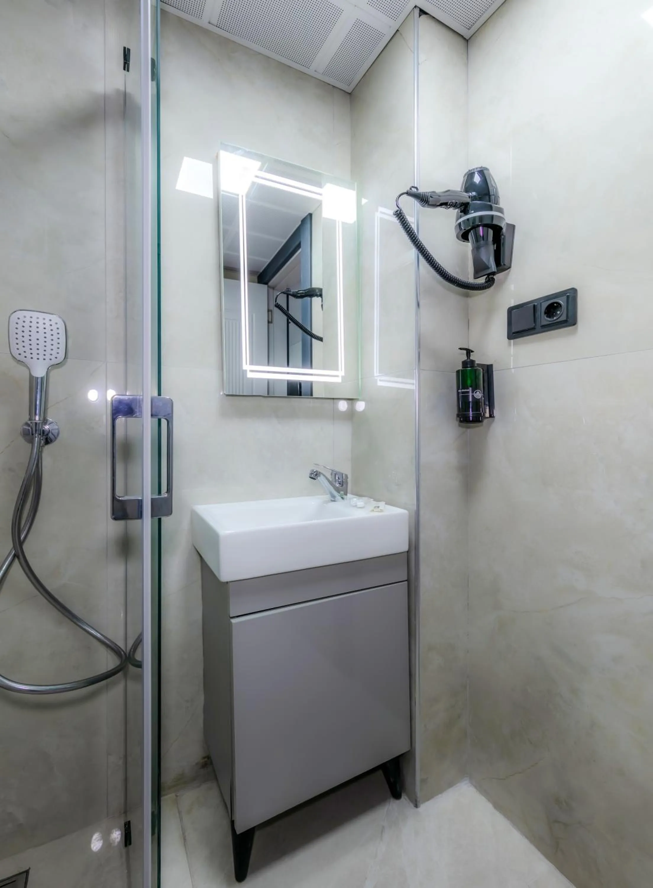 Shower in Dedem Hotel Premium - Çorlu