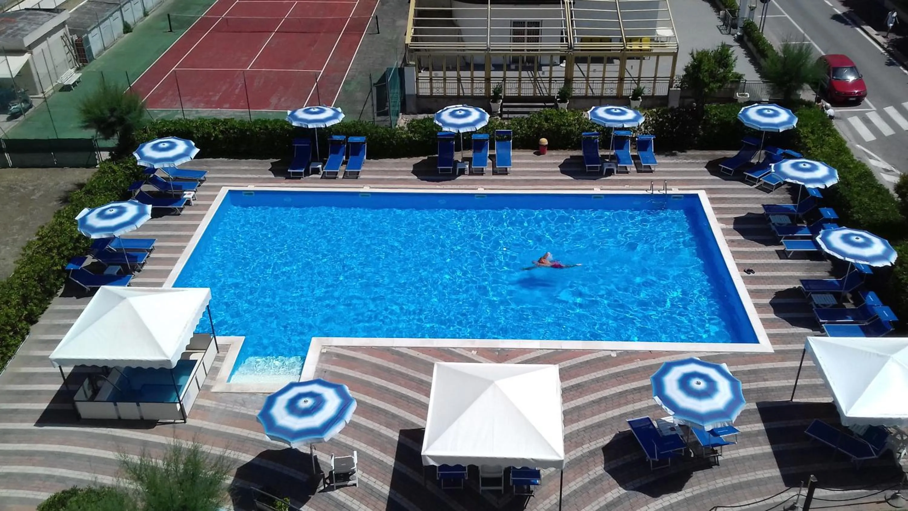 Swimming pool in Hotel Atlantic