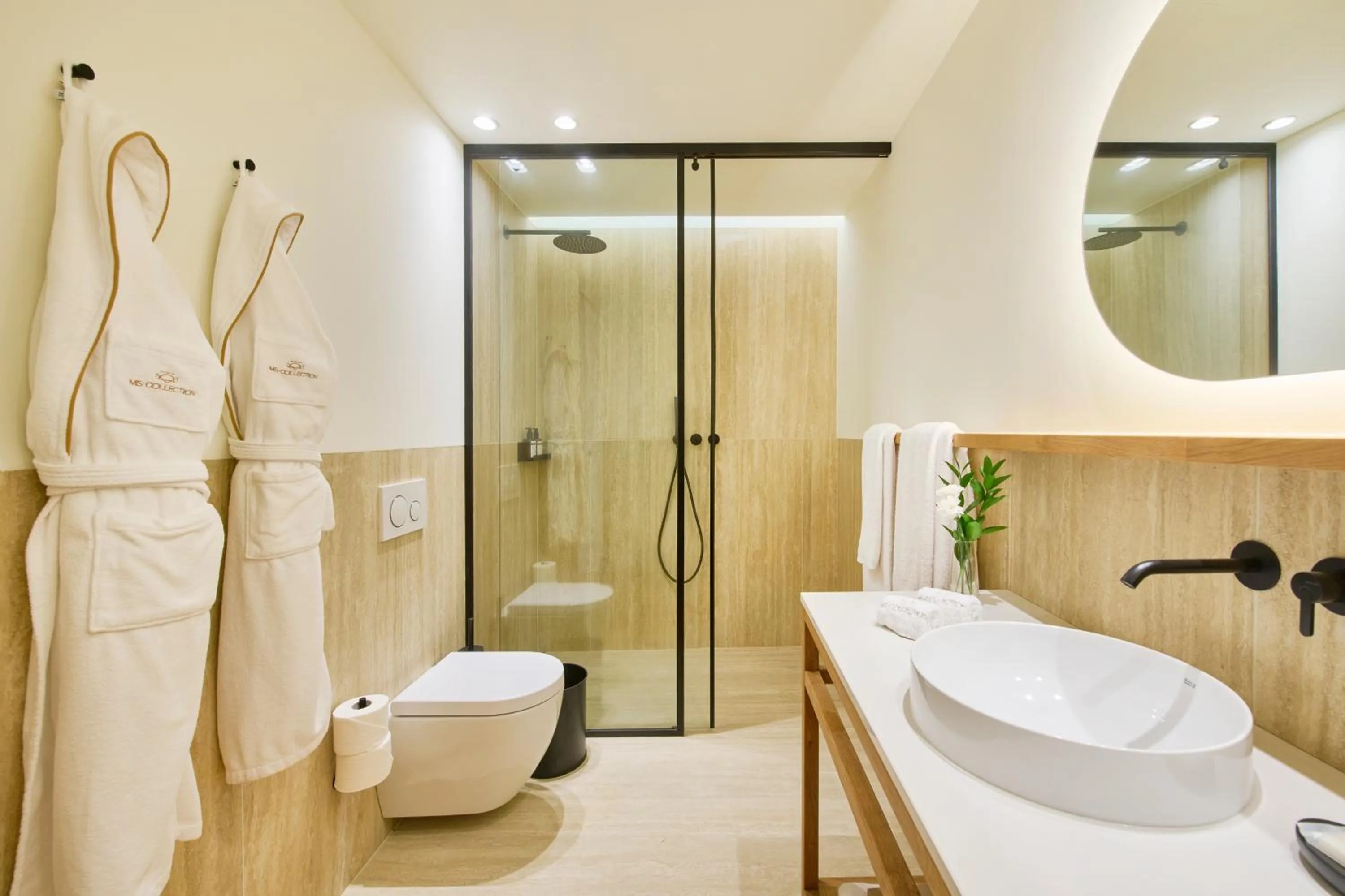 Shower in MS Collection Arouca - Mosteiro de Arouca