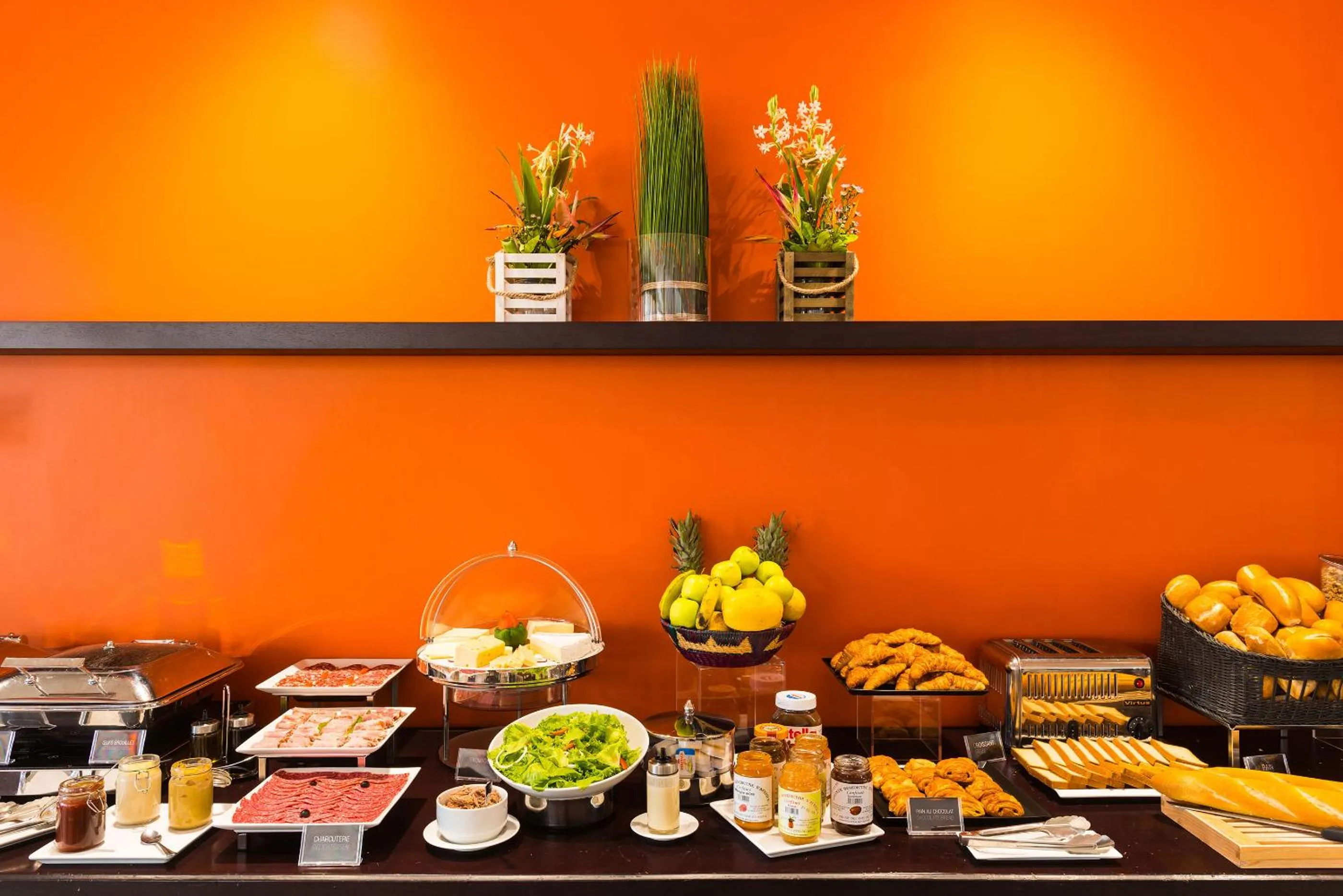 Restaurant/places to eat in ONOMO Hotel Lomé