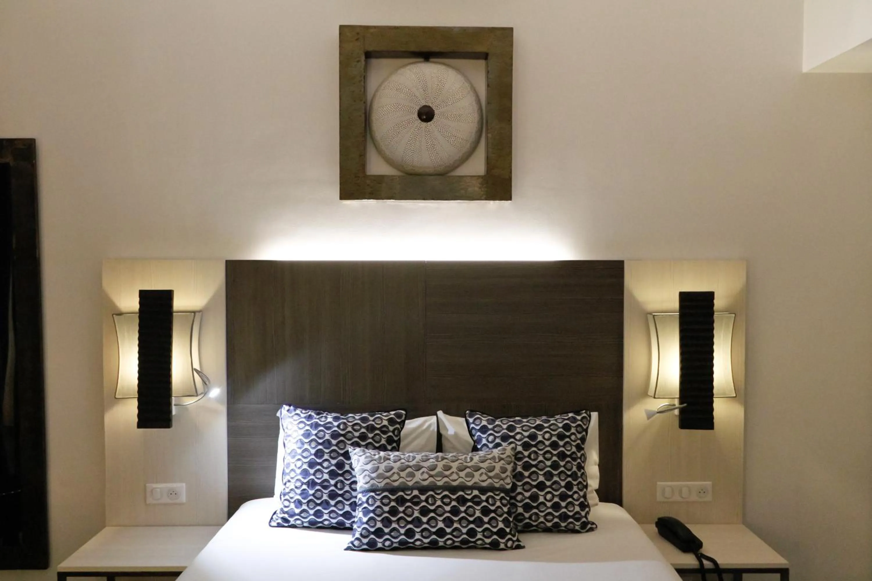 Bed in ONOMO Hotel Lomé