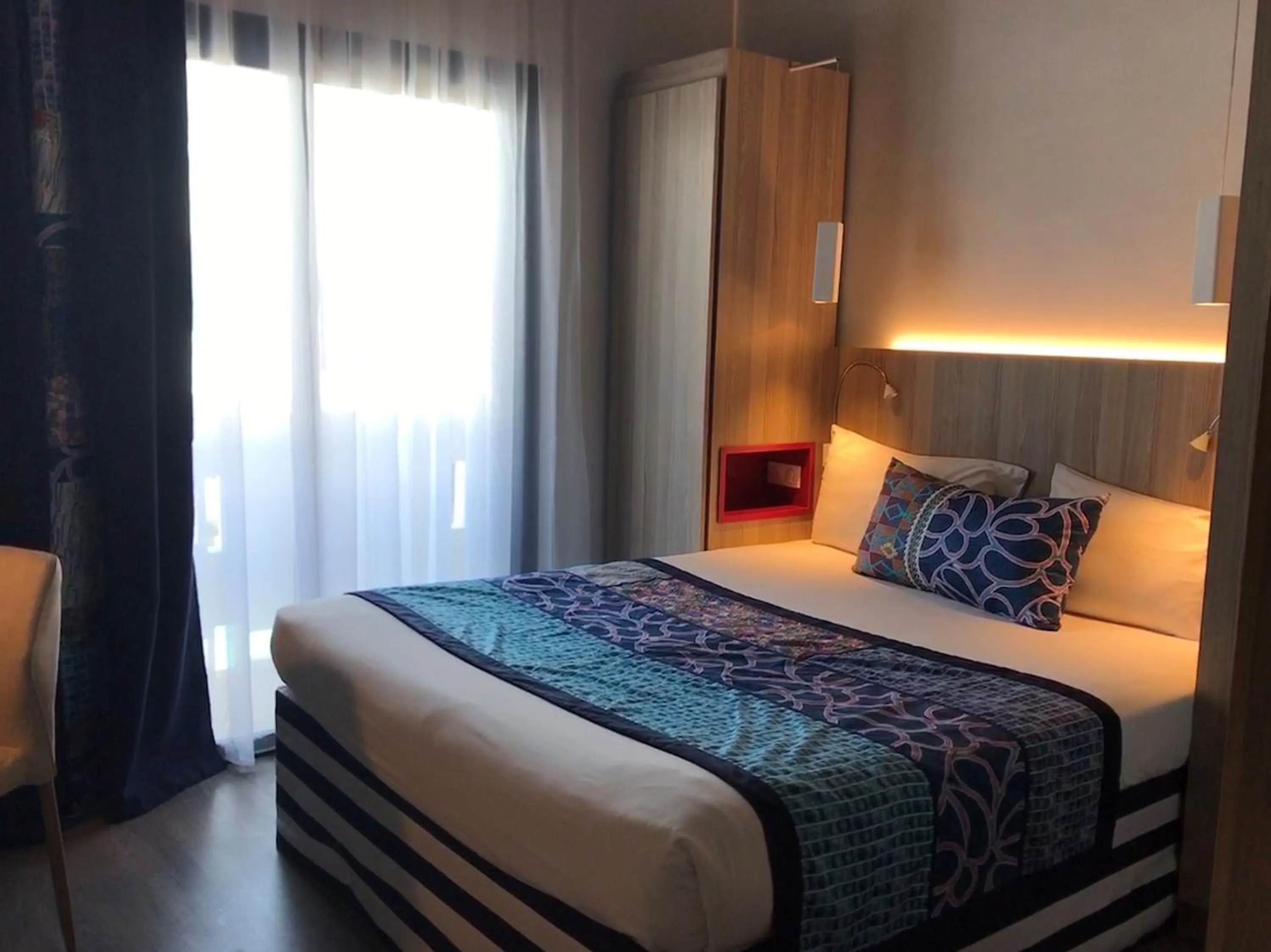 Bed in ONOMO Hotel Lomé