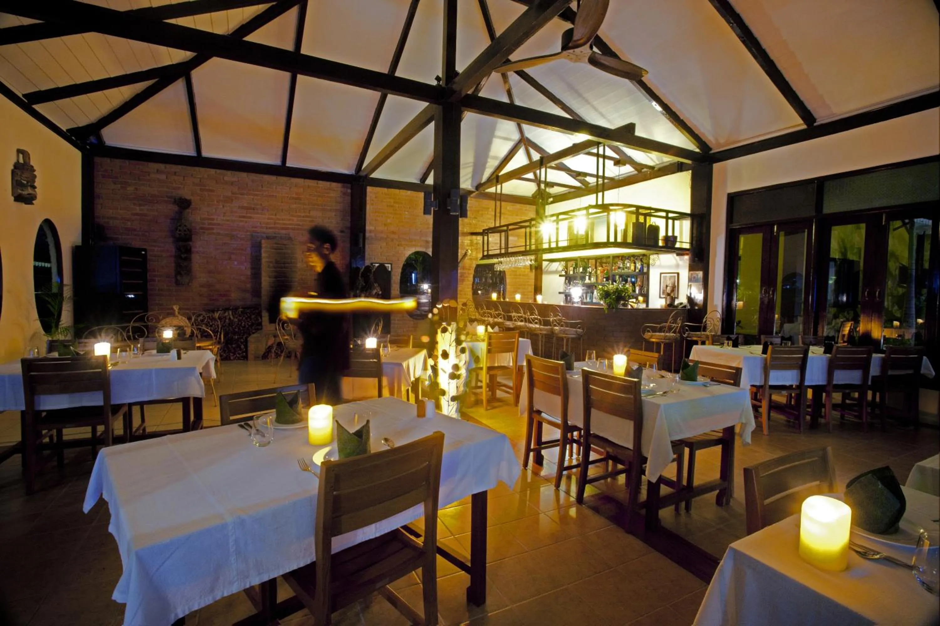 Restaurant/places to eat in Thanakha Inle Hotel