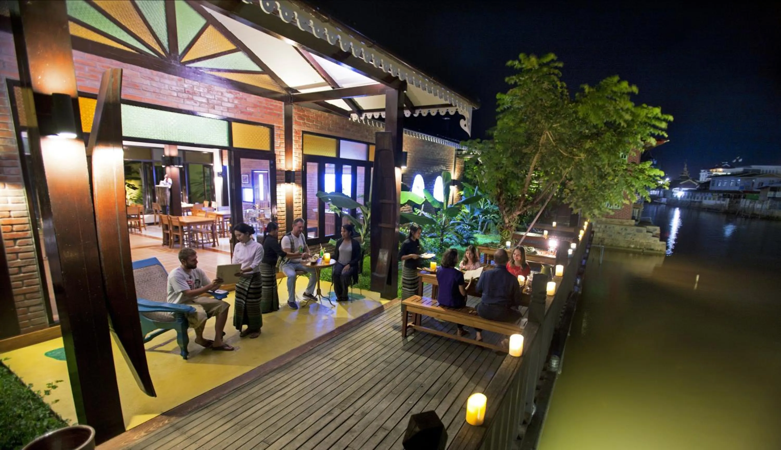 Restaurant/places to eat in Thanakha Inle Hotel