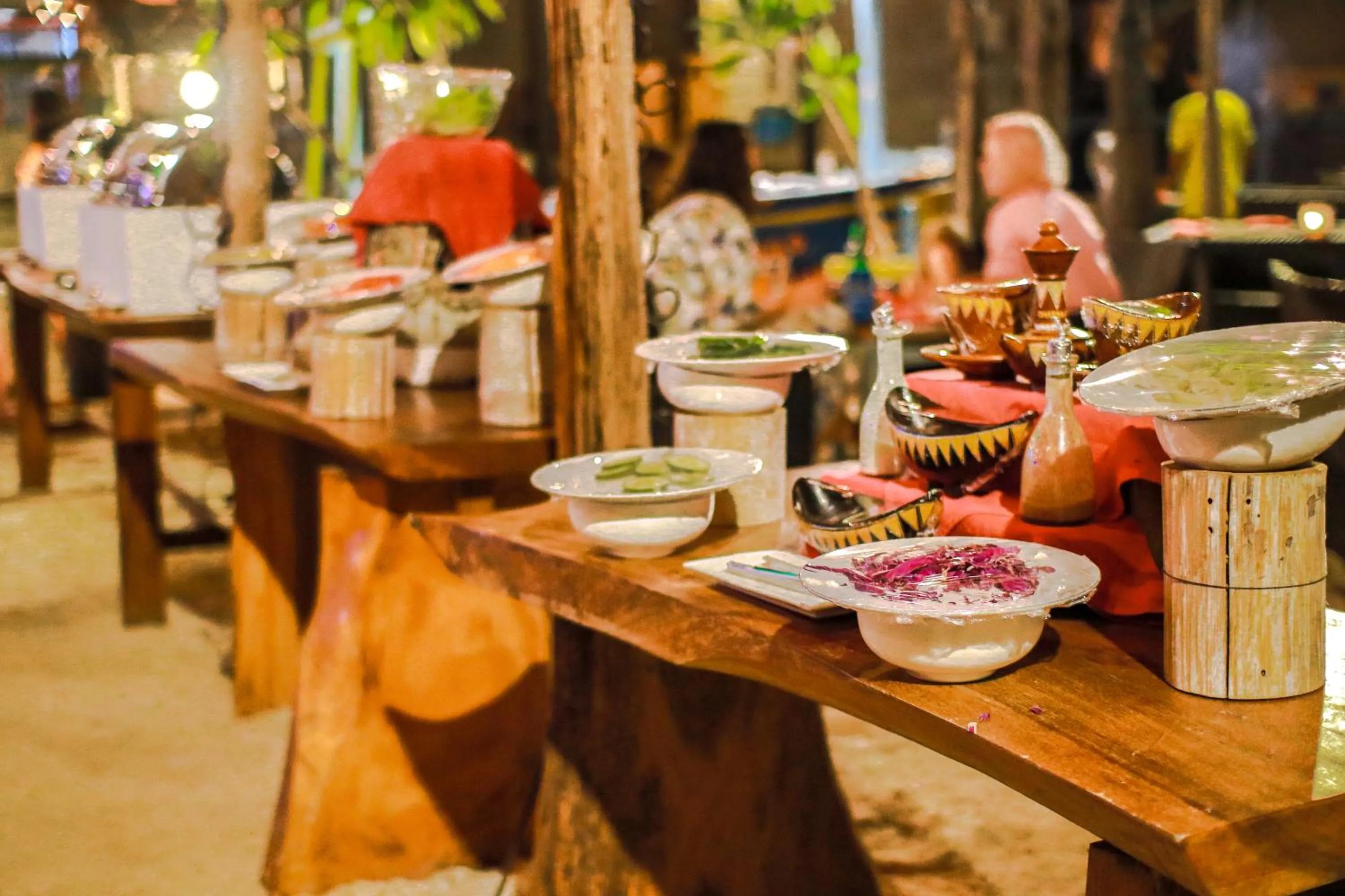 Restaurant/places to eat in Salim Beach Resort