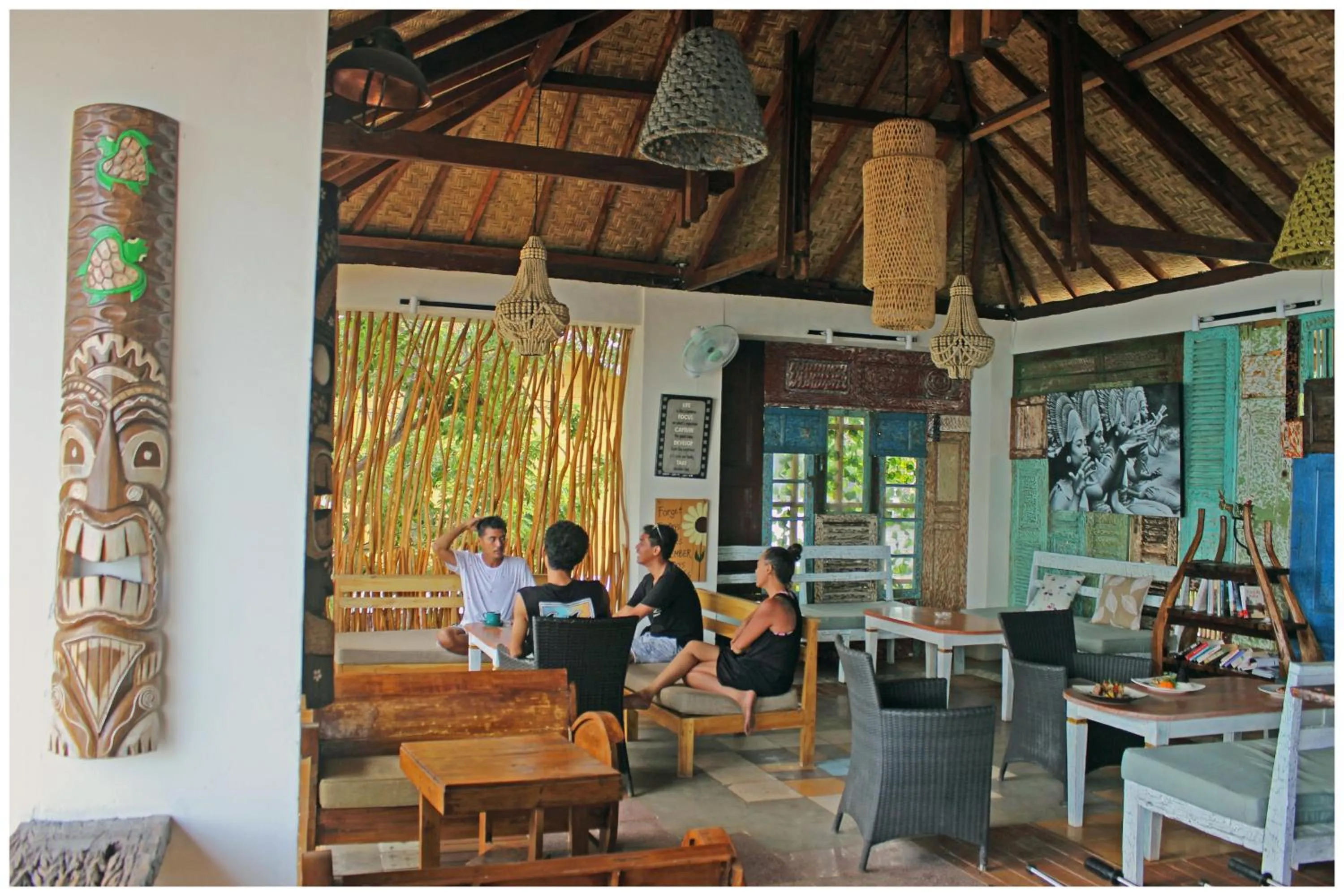 Restaurant/places to eat in Salim Beach Resort