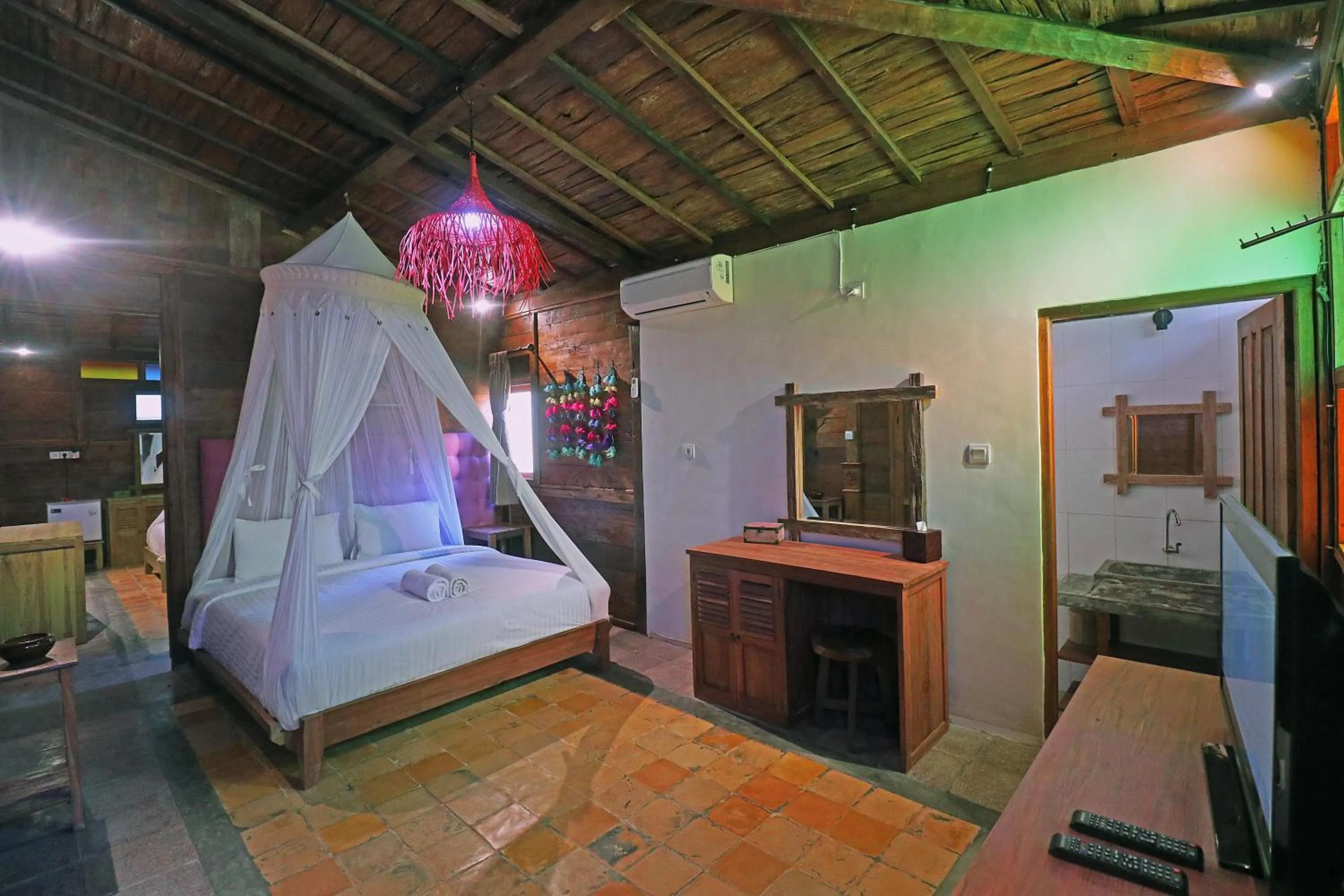 Photo of the whole room, Bed in Salim Beach Resort