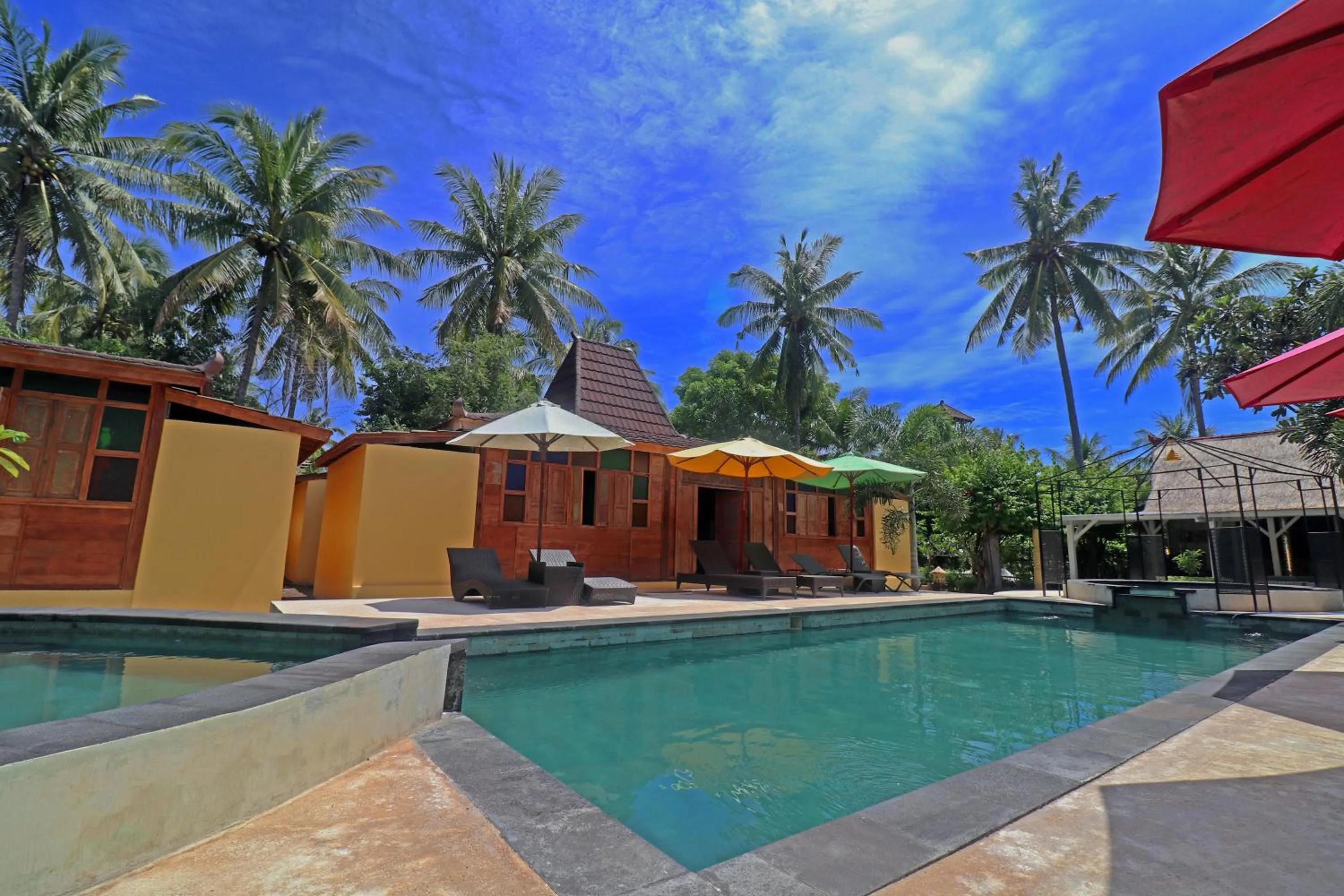 Swimming pool in Salim Beach Resort