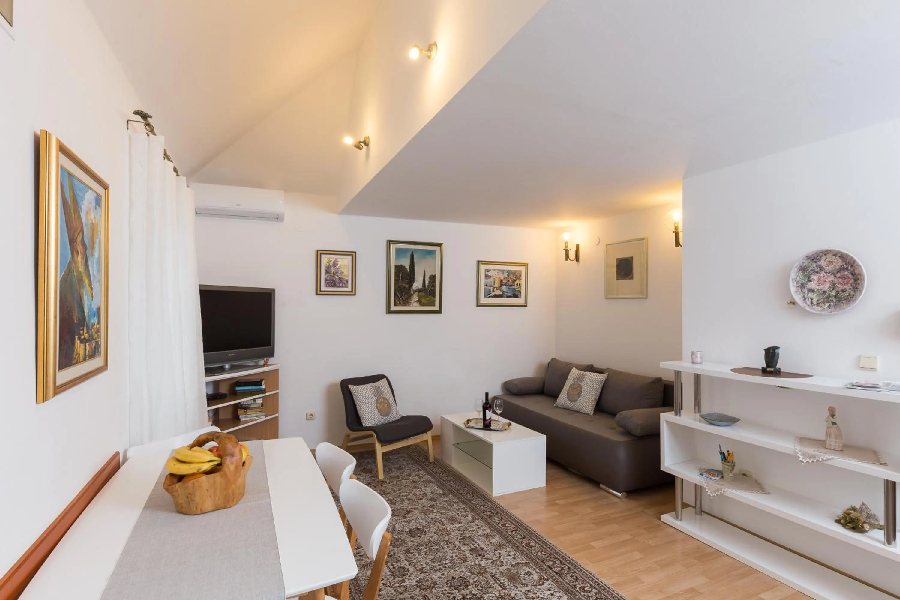 Apartment Tomic