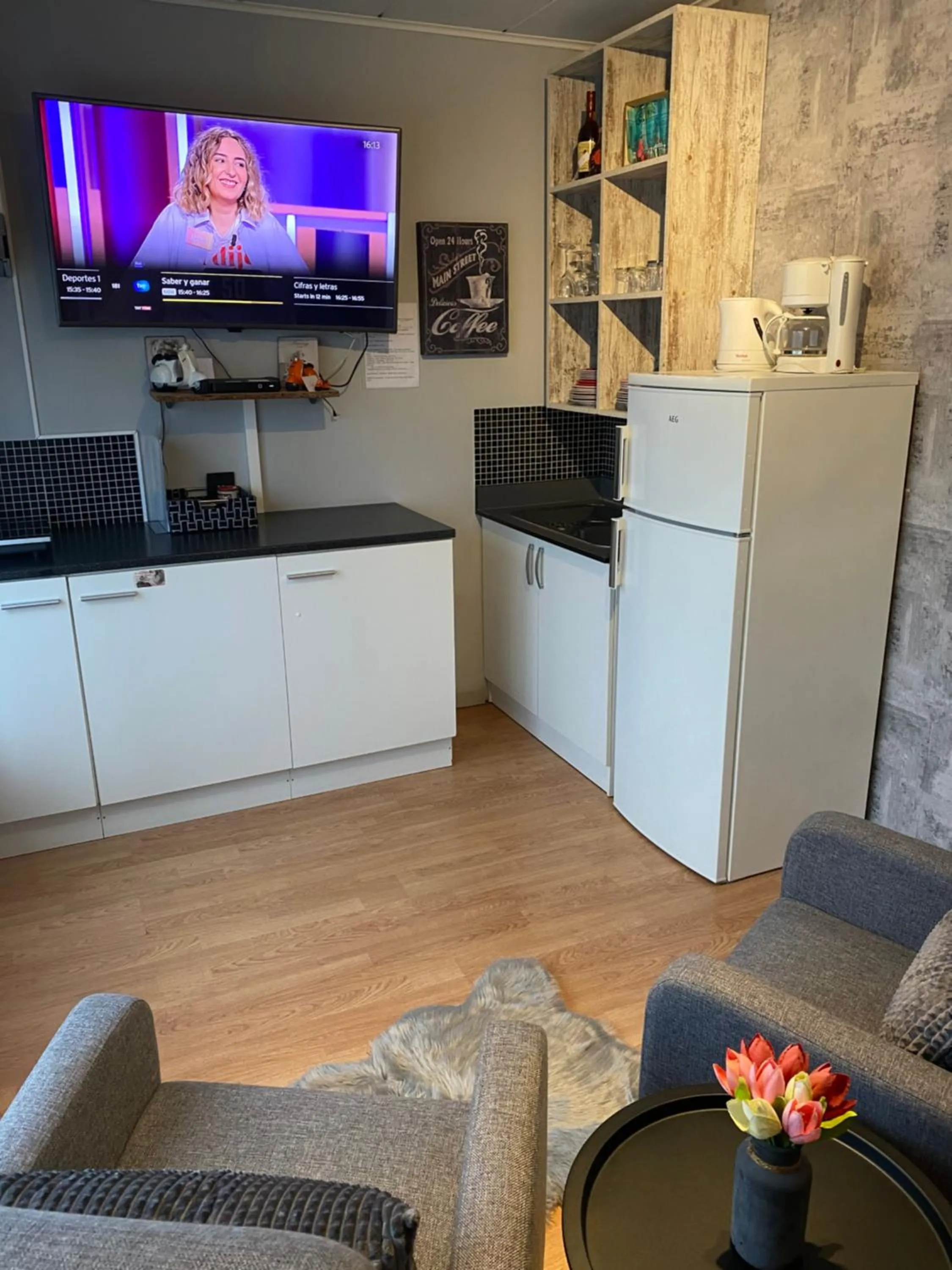 TV and multimedia in Homestay Mimi's Rental