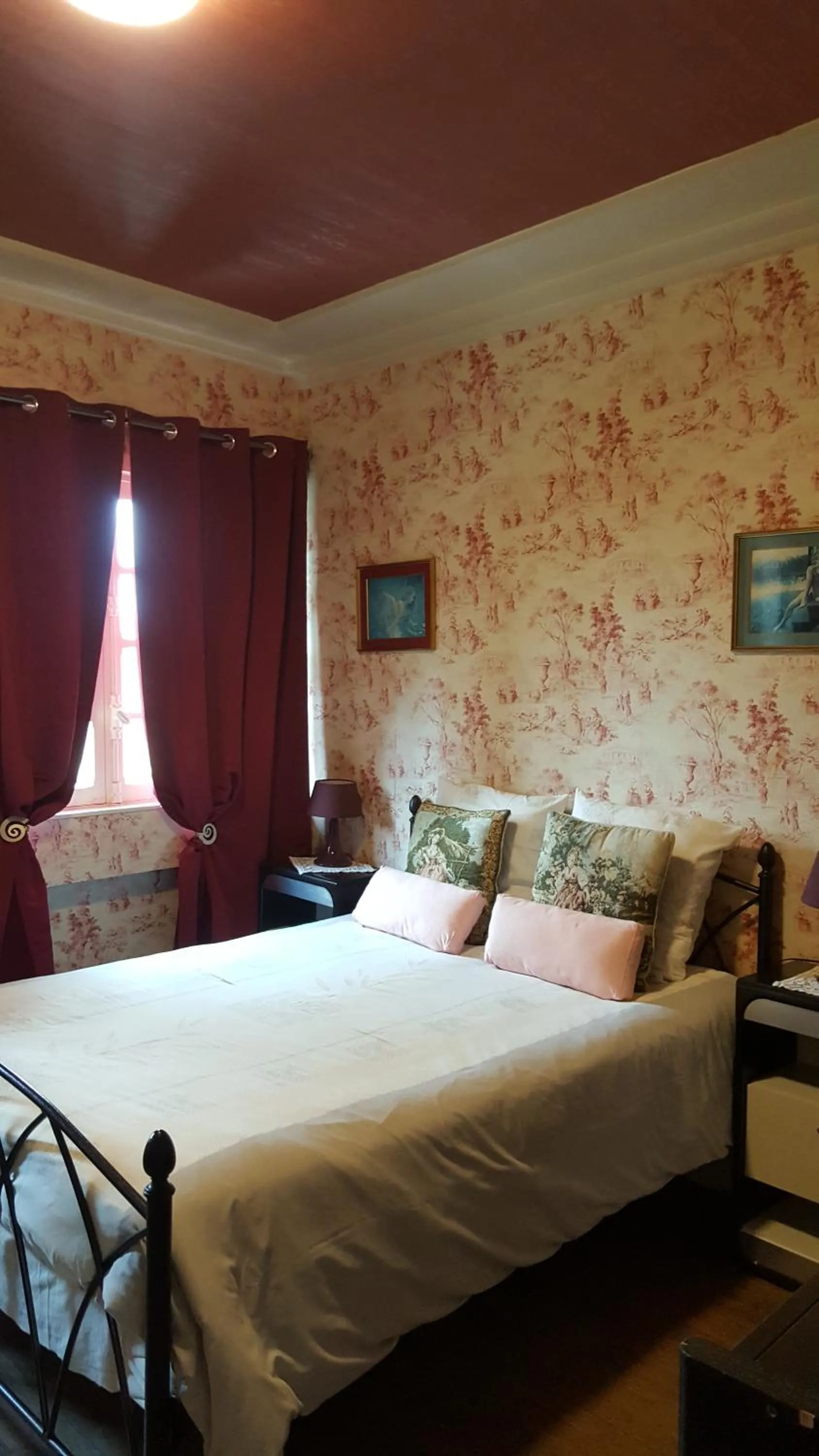 Double Room with Private Bathroom - single occupancy in Le Manoir du coeur volant B&B