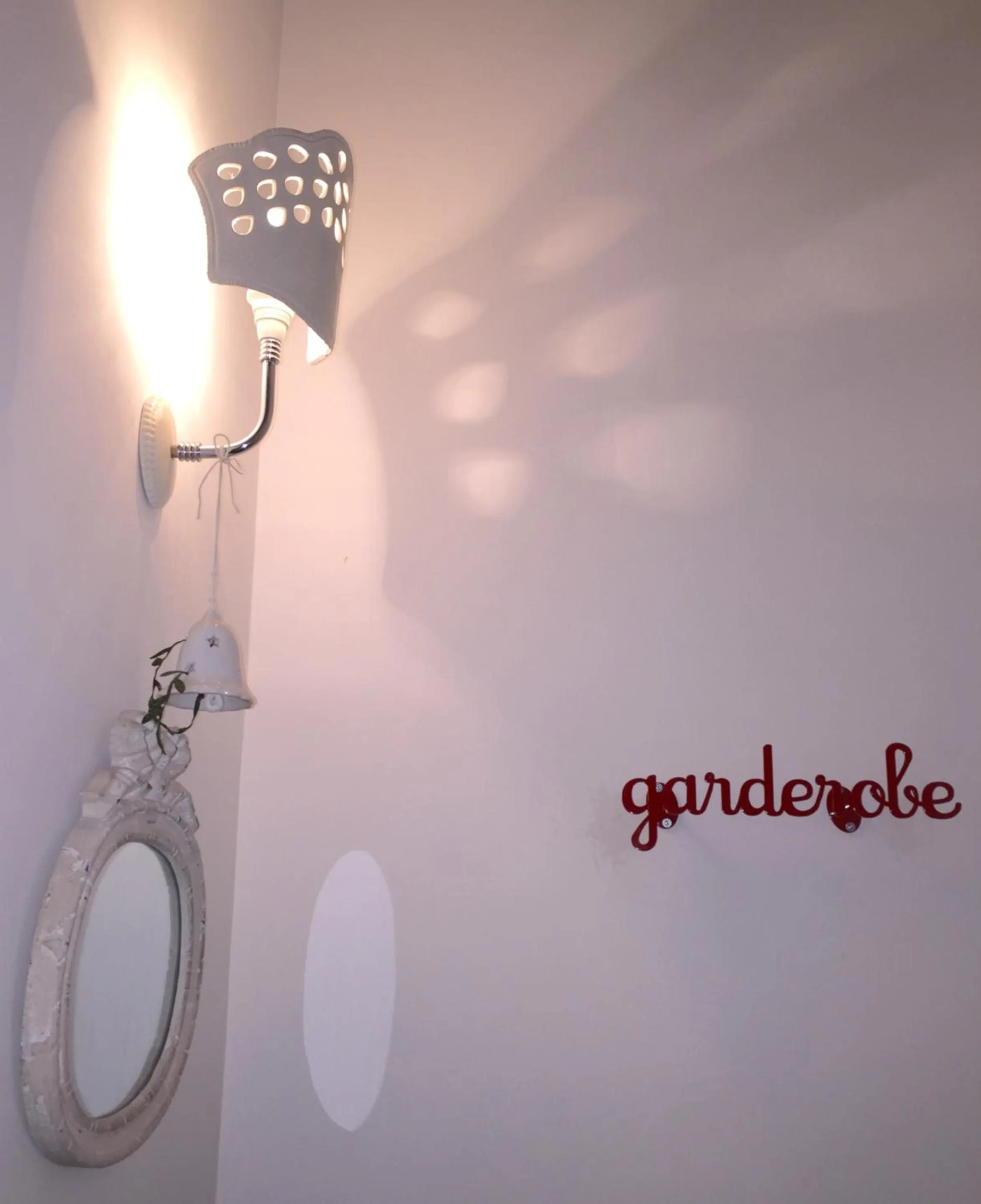 Decorative detail in NAVONA, Old Rome Lodge