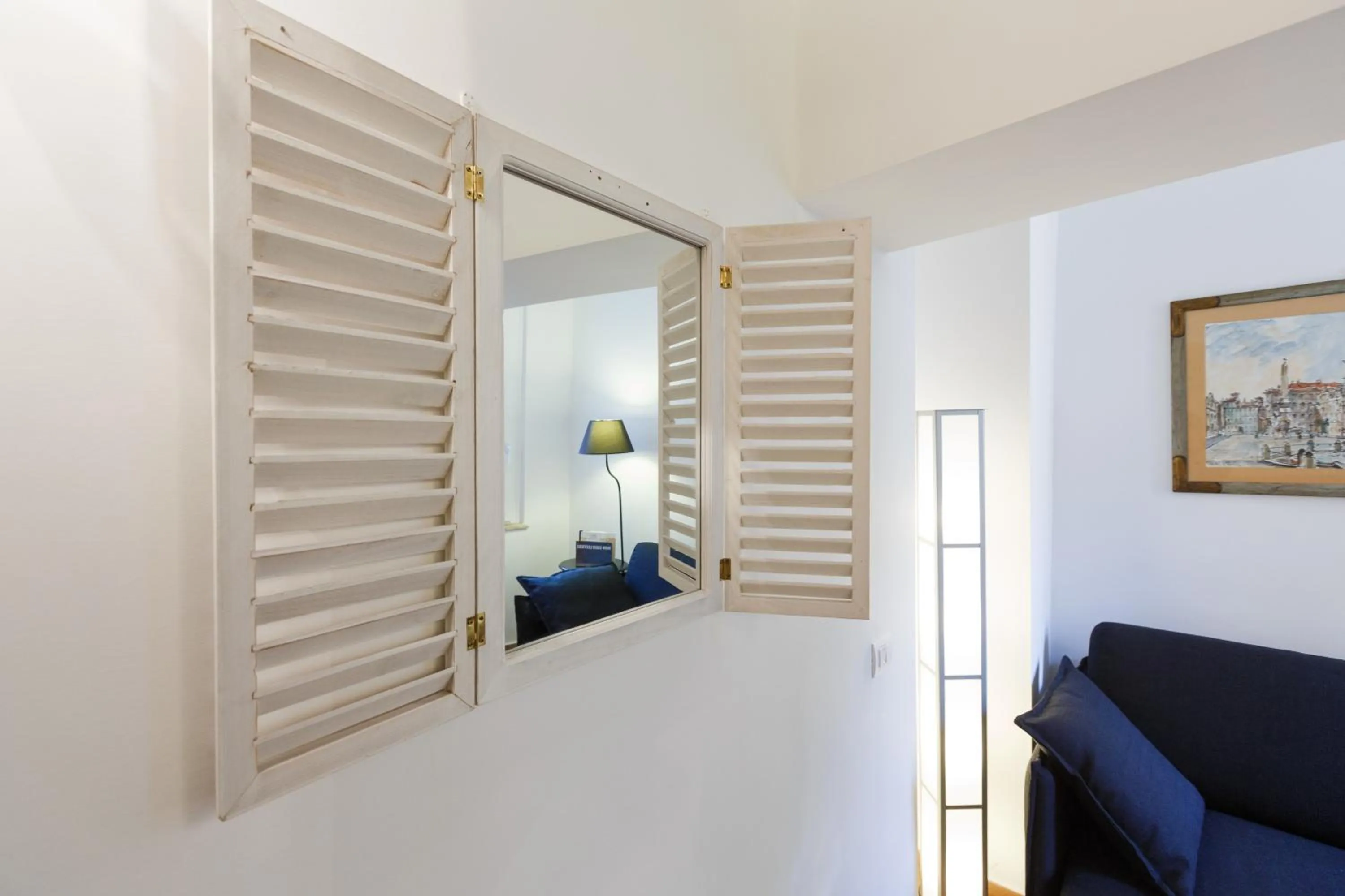 Decorative detail in NAVONA, Old Rome Lodge