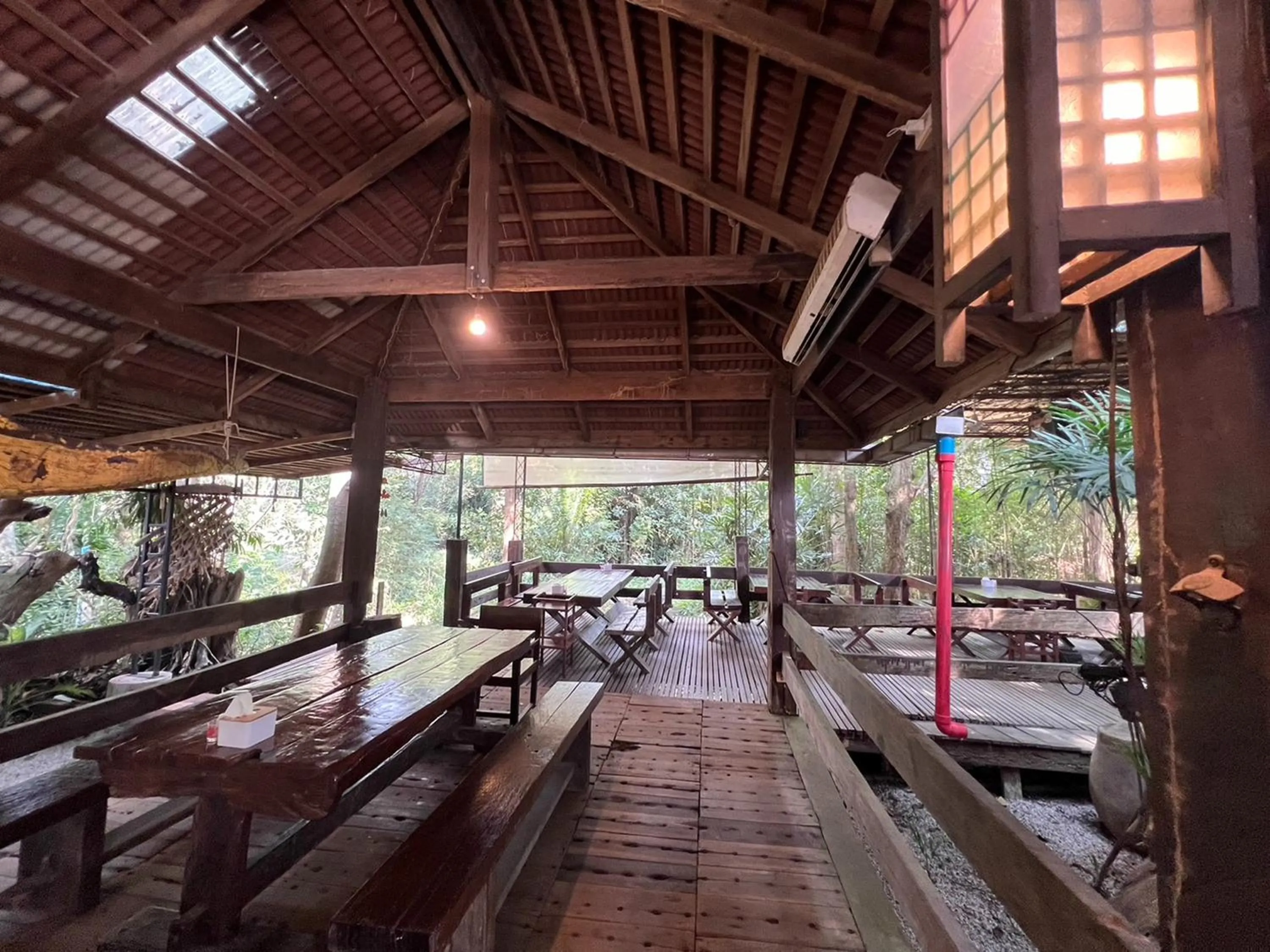Restaurant/places to eat in Pang Mai Resort