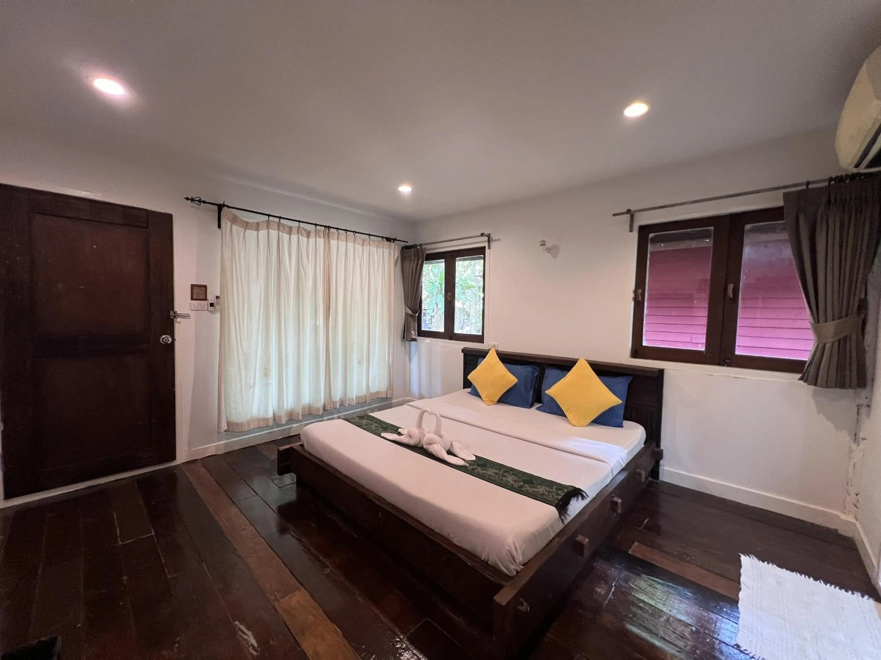 Photo of the whole room, Bed in Pang Mai Resort