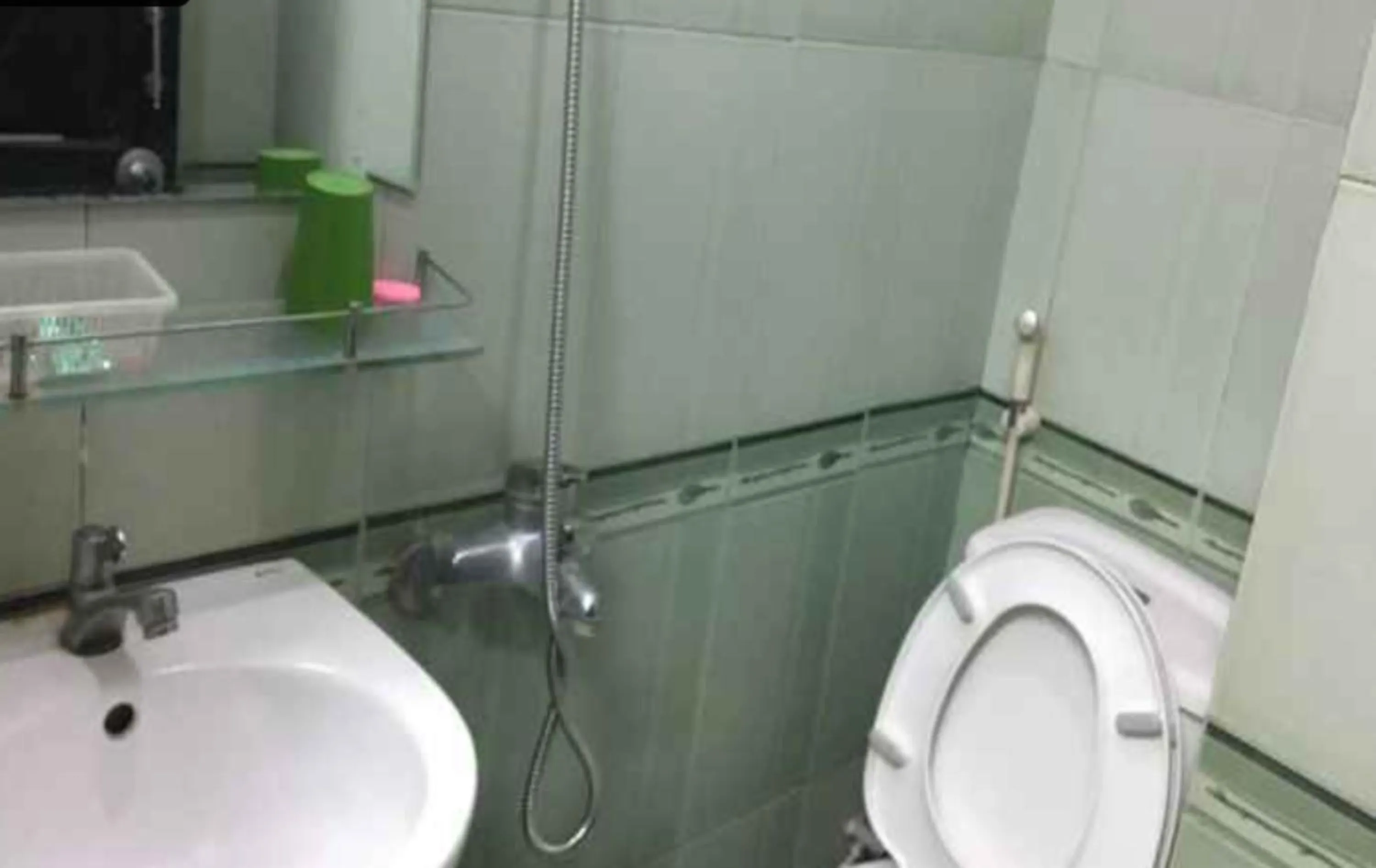 Bathroom in Sao Khue 2 Hotel