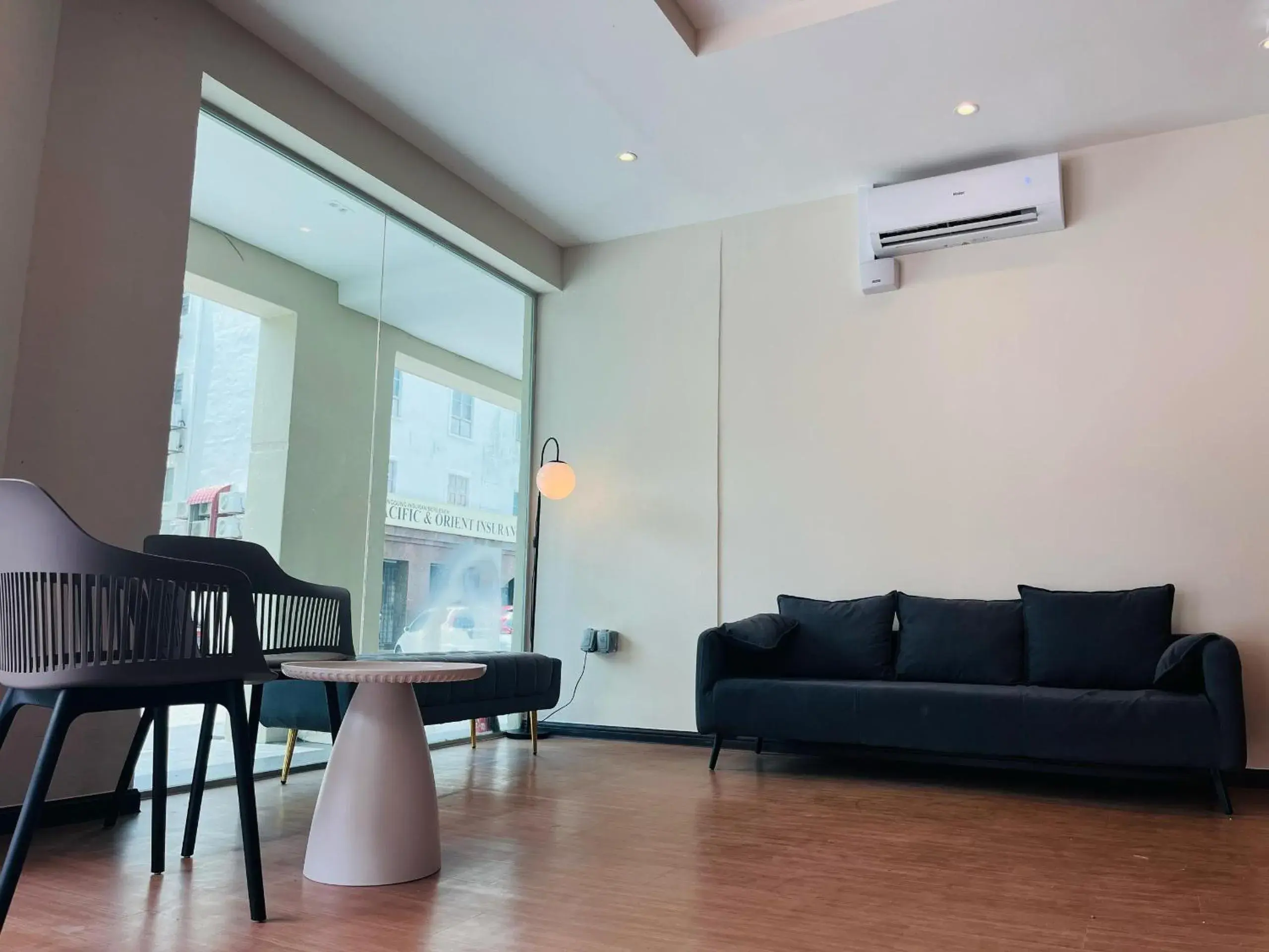 Lobby or reception in Swing and Pillows - Malacca Mahkota Parade Lobby or reception in Swing and Pillows - Malacca Mahkota Parade