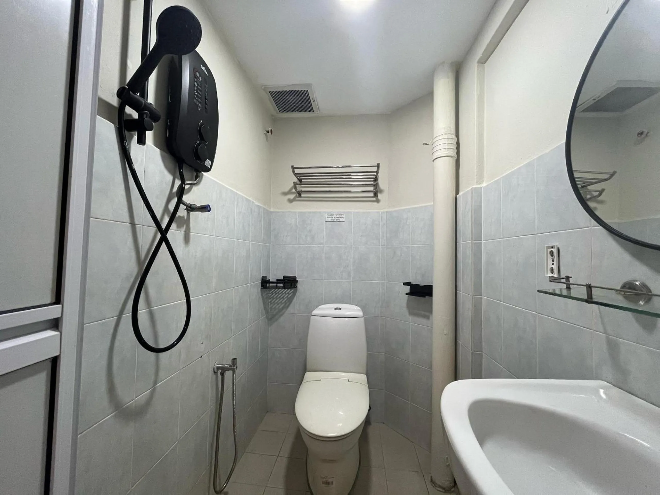 Shower in Swing and Pillows - Malacca Mahkota Parade