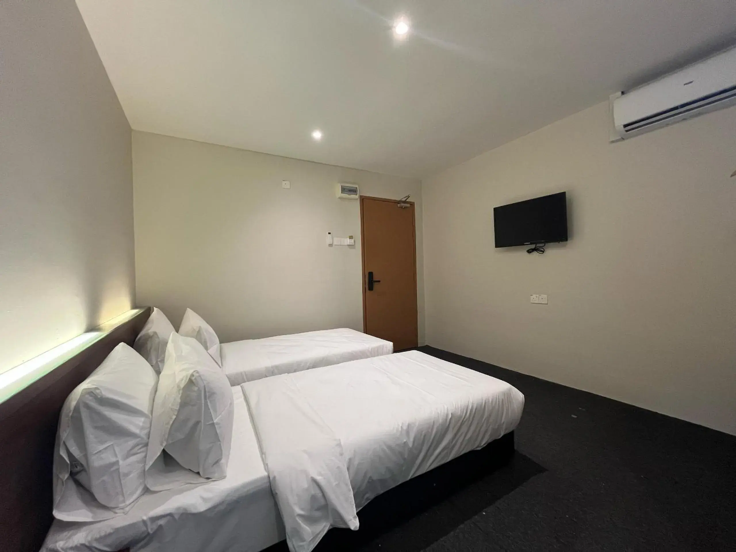 Deluxe Twin Room in Swing and Pillows - Malacca Mahkota Parade Deluxe Twin Room in Swing and Pillows - Malacca Mahkota Parade