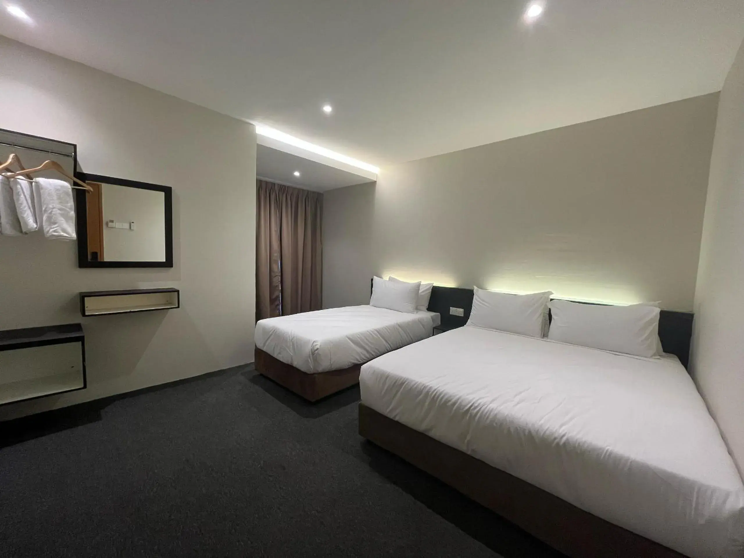 Bed in Swing and Pillows - Malacca Mahkota Parade Bed in Swing and Pillows - Malacca Mahkota Parade