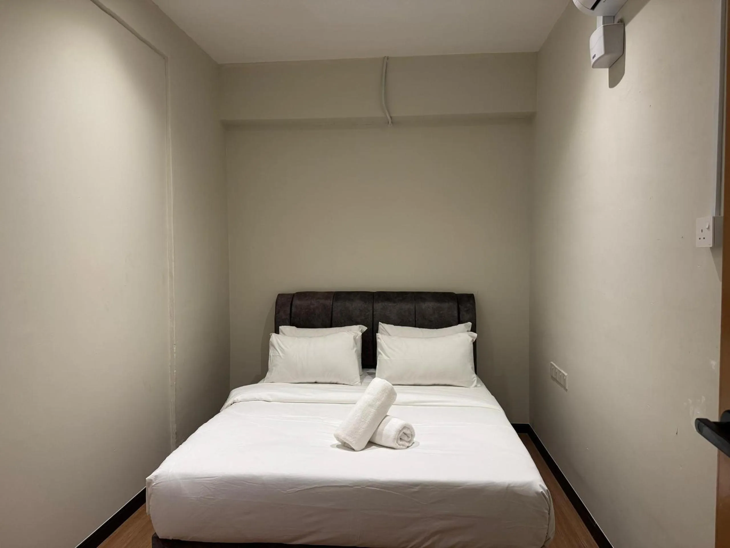 Bed in Swing and Pillows - Malacca Mahkota Parade