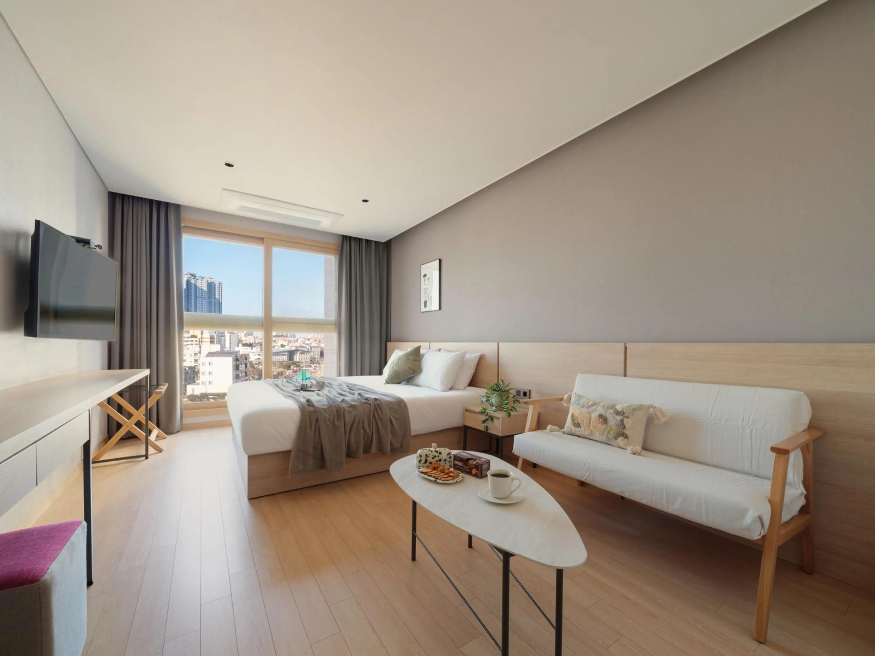 Bed in Le Collective Sokcho Central