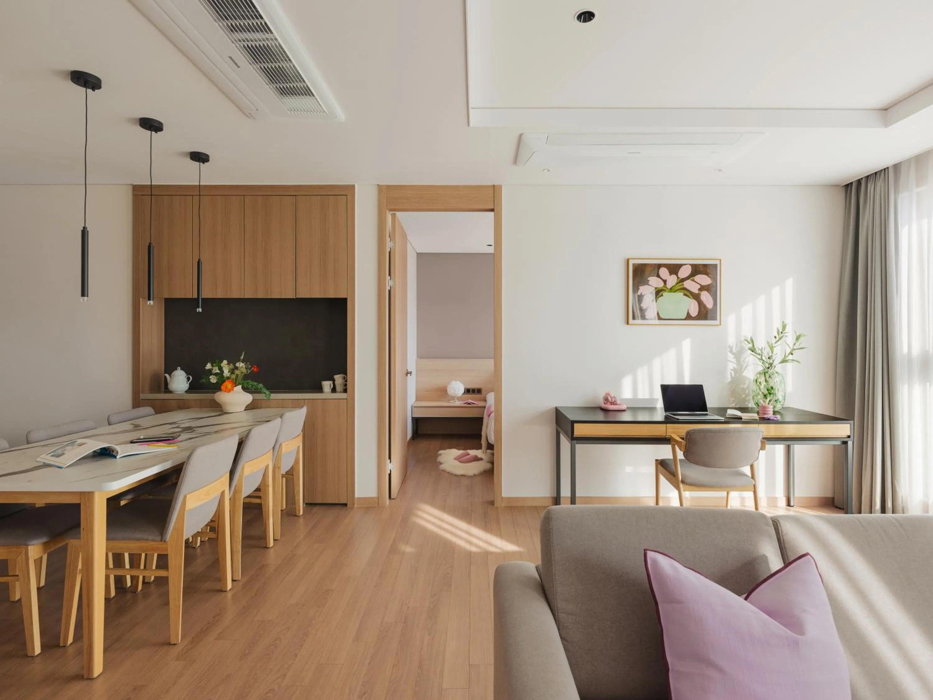 TV and multimedia in Le Collective Sokcho Central