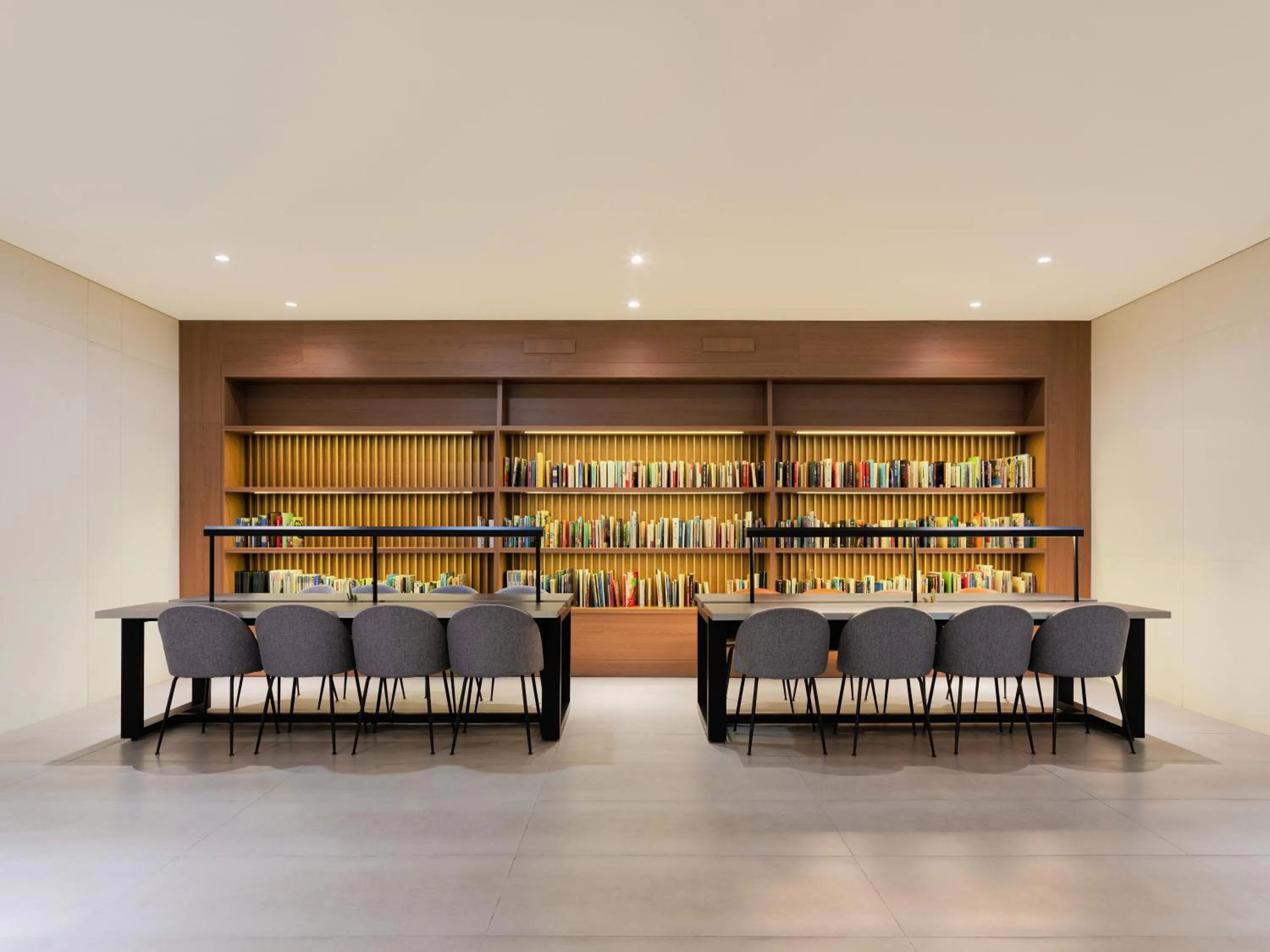 Library in Le Collective Sokcho Central