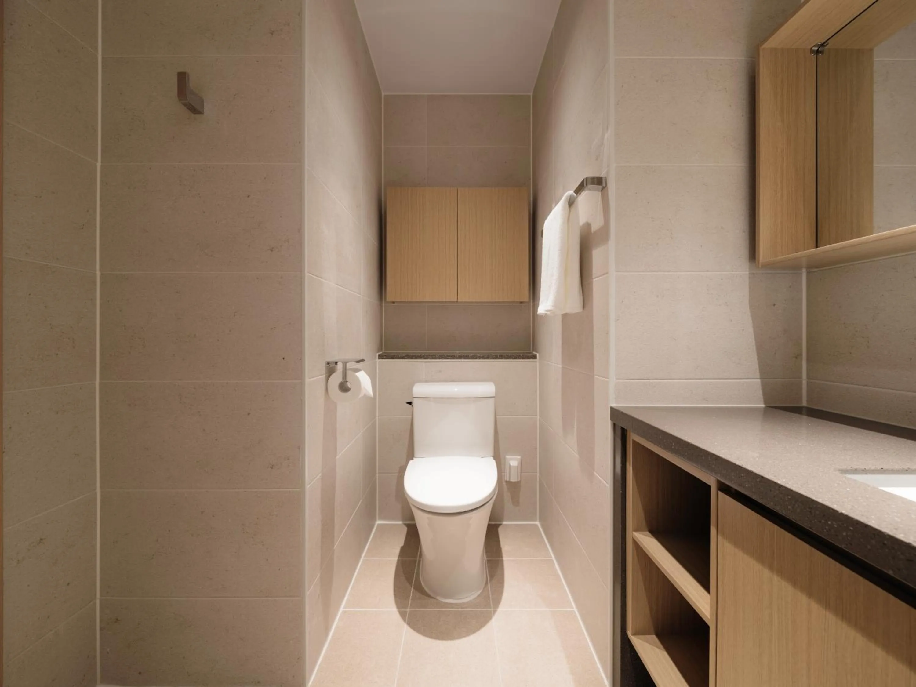 Toilet in Le Collective Sokcho Central