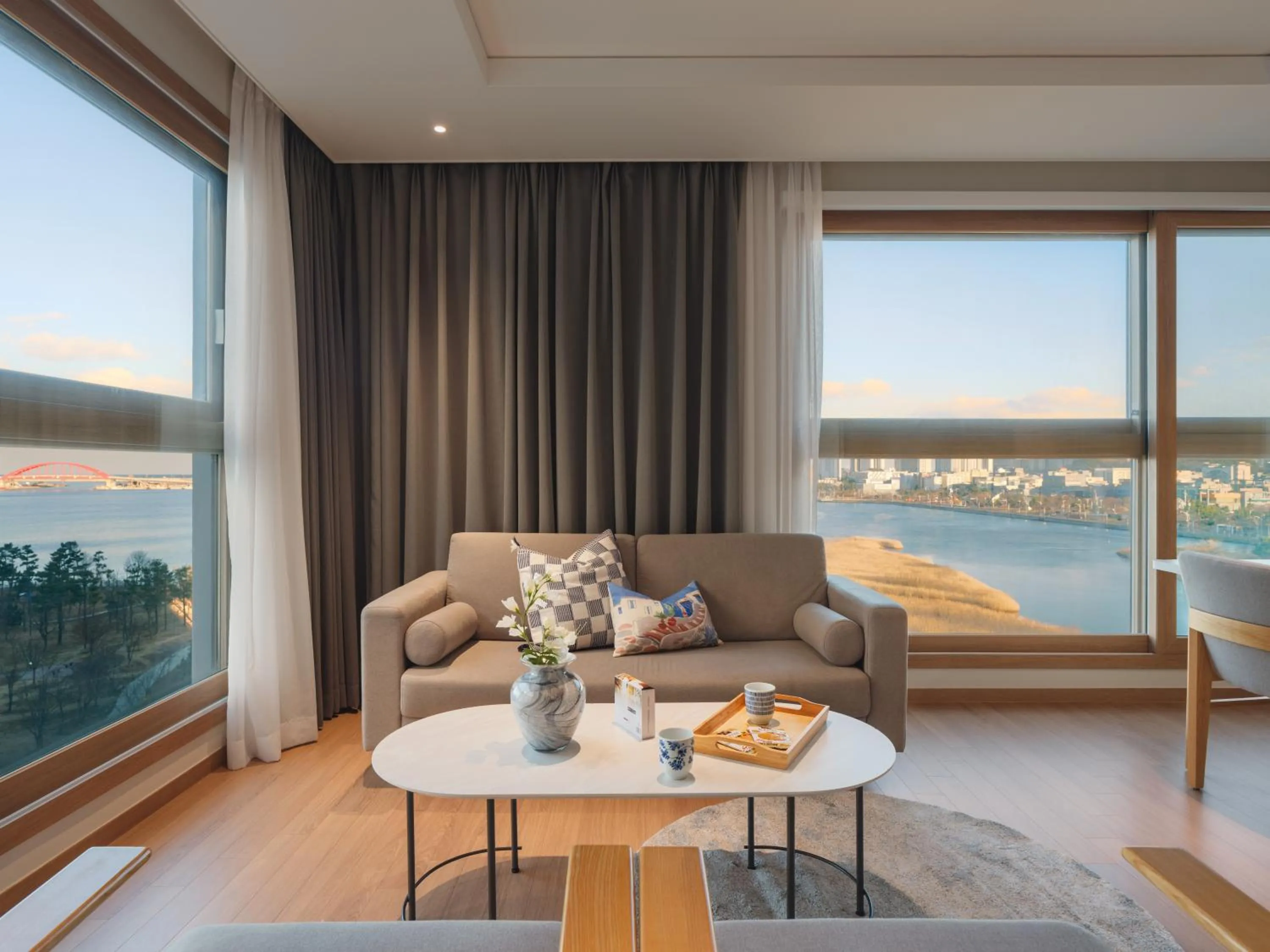 Day in Le Collective Sokcho Central