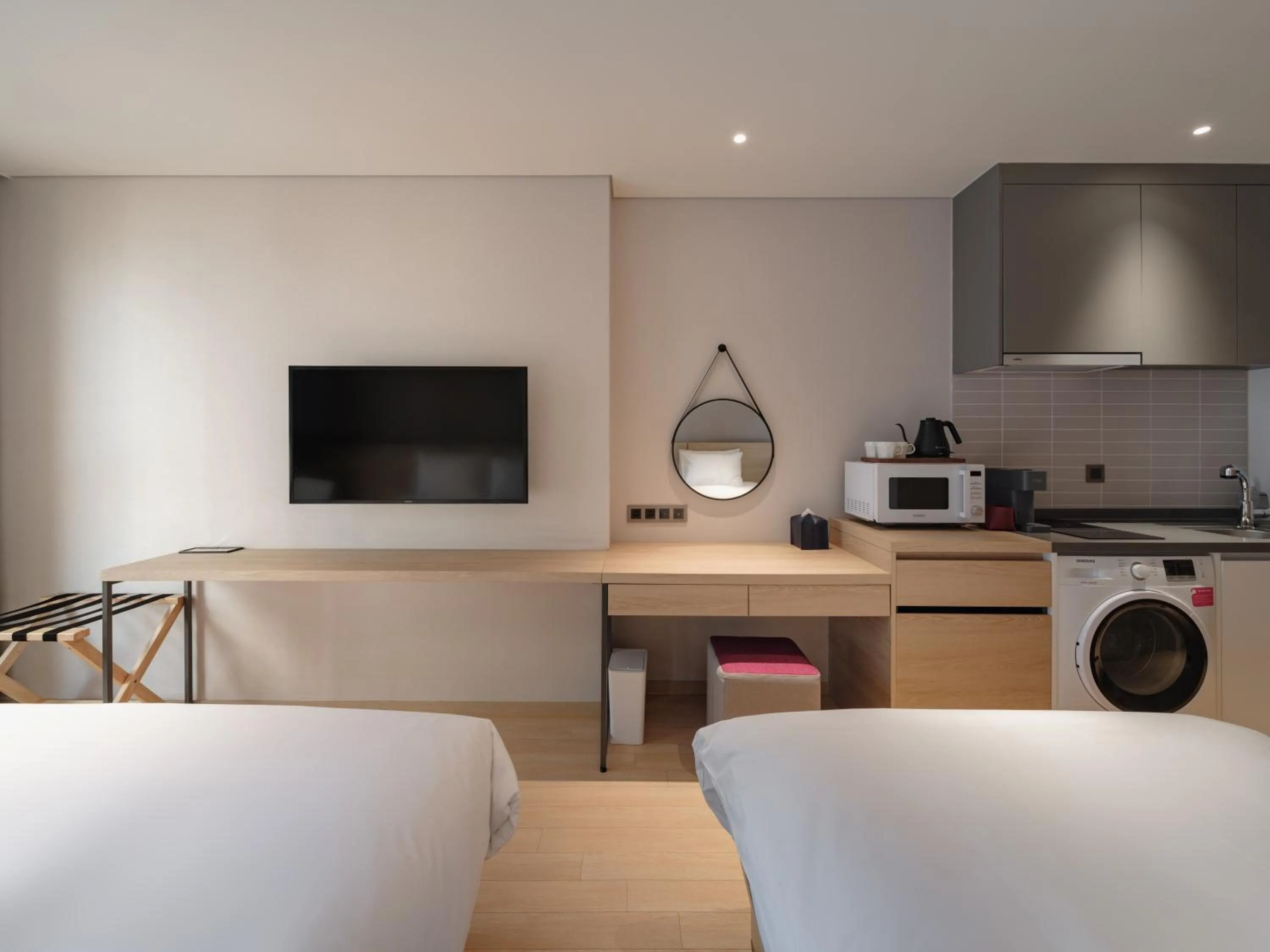 Bed in Le Collective Sokcho Central