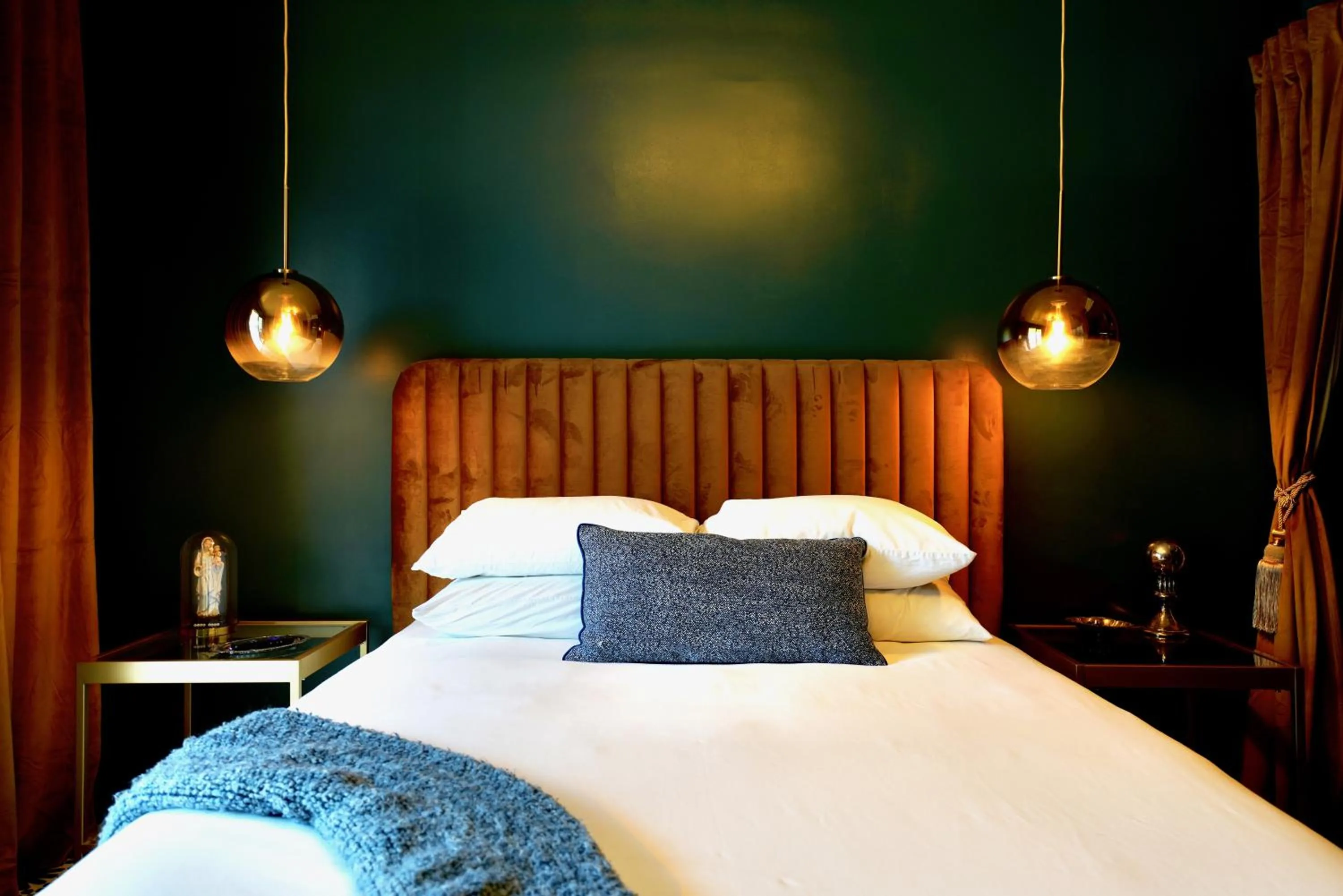 Bed in The Stardust Hotel - Adults Only