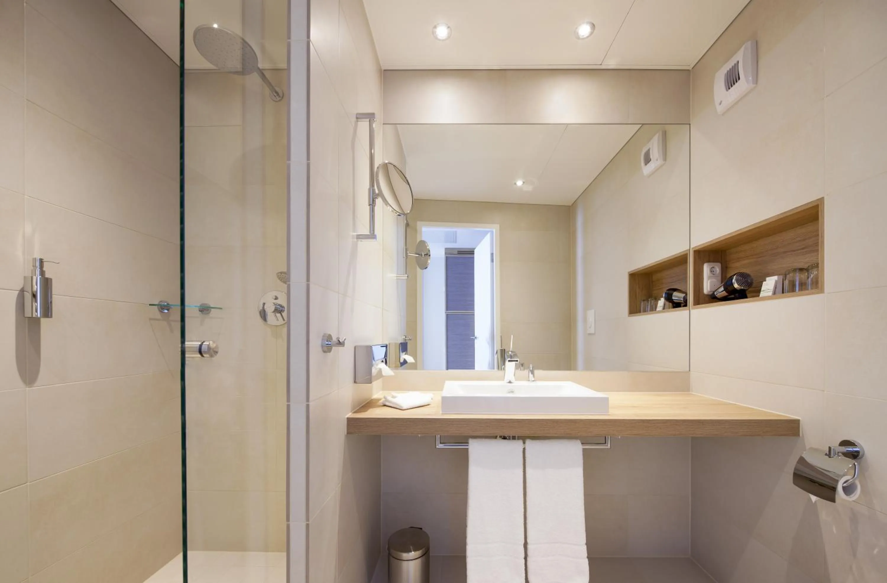 Bathroom in Fürstenfelder Hotel