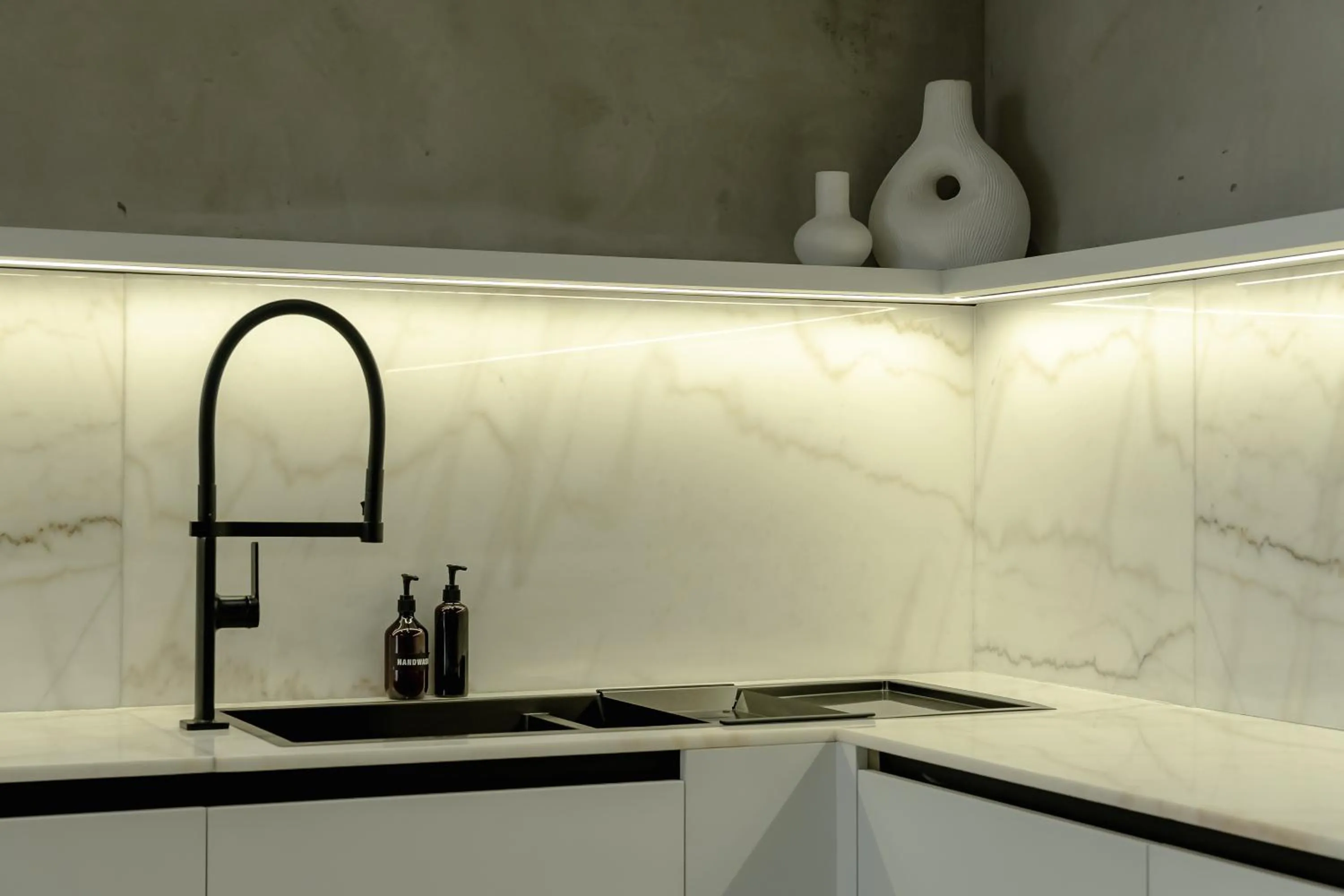Kitchen or kitchenette in Predmet Babakan Canggu Bali