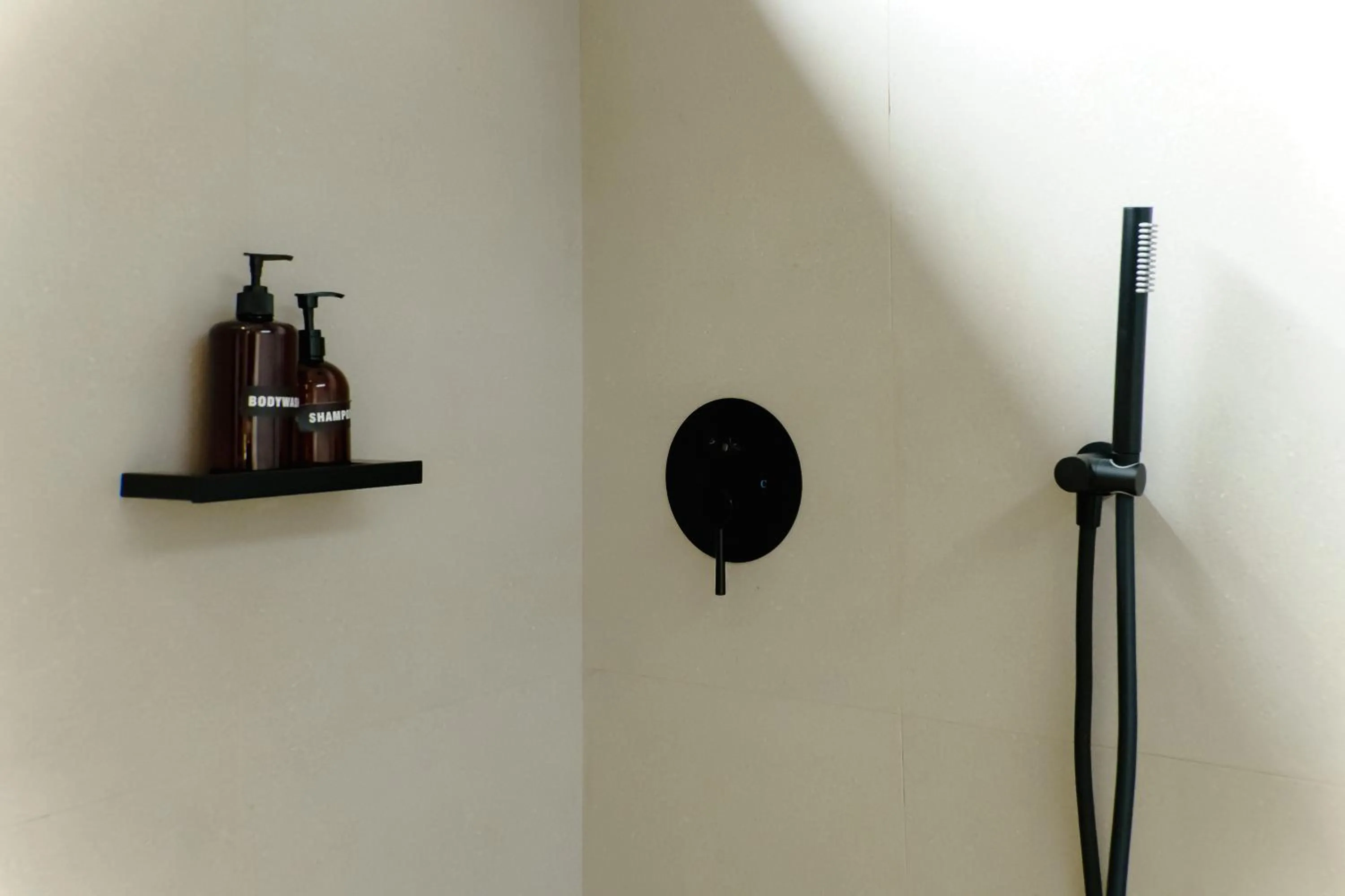 Shower in Predmet Babakan Canggu Bali