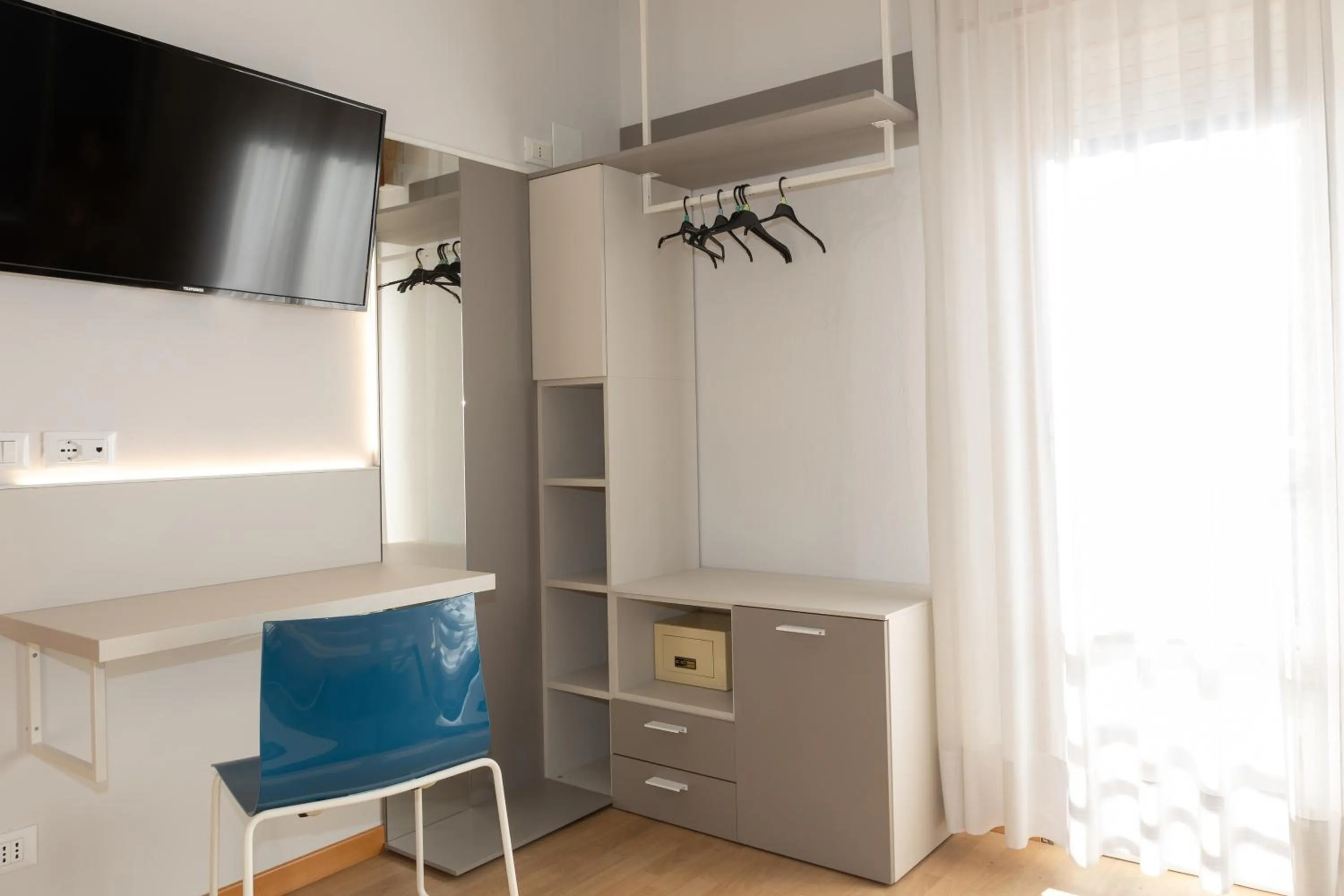 Photo of the whole room in Hotel Arizona