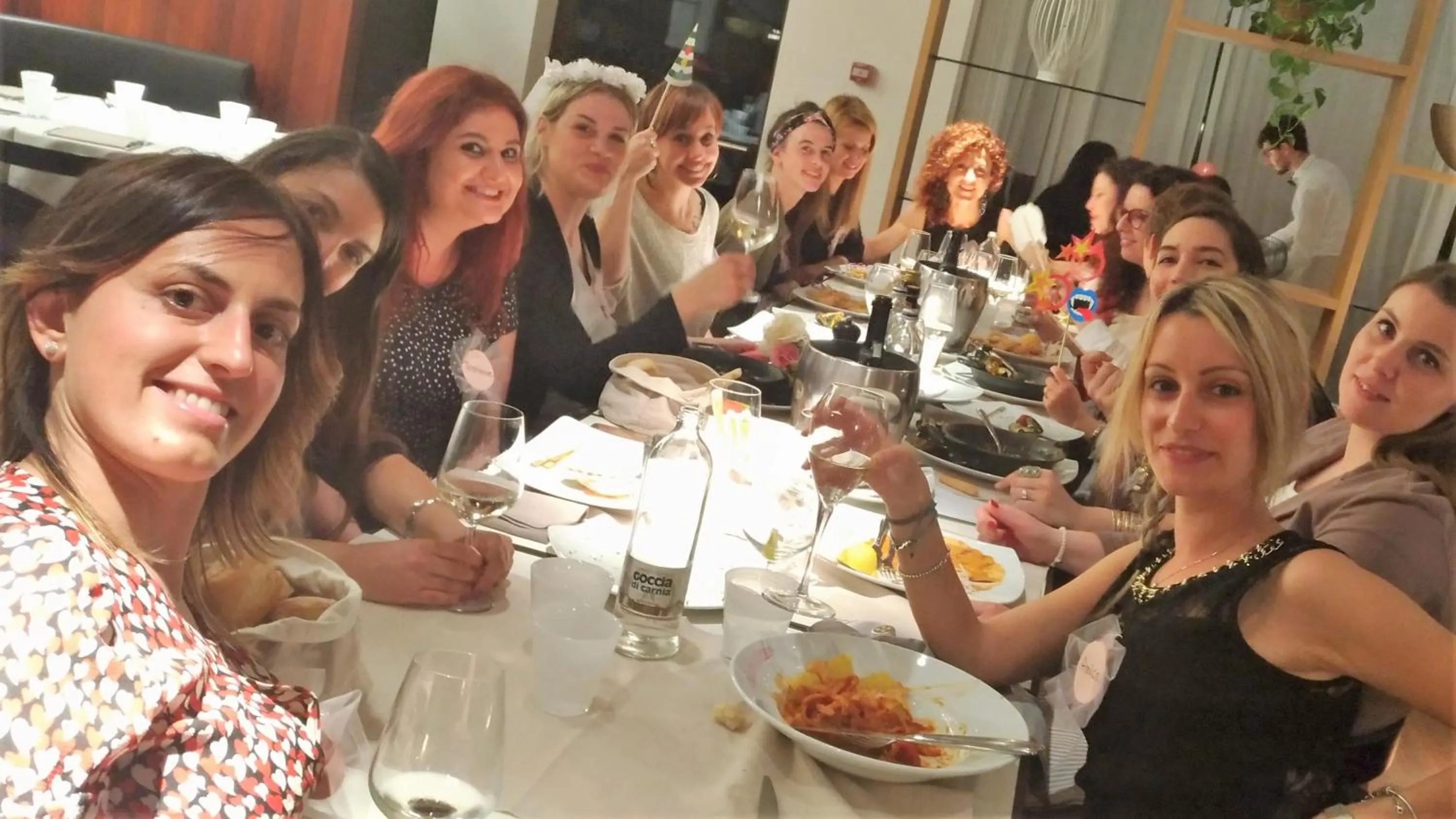 Restaurant/places to eat in Hotel Arizona