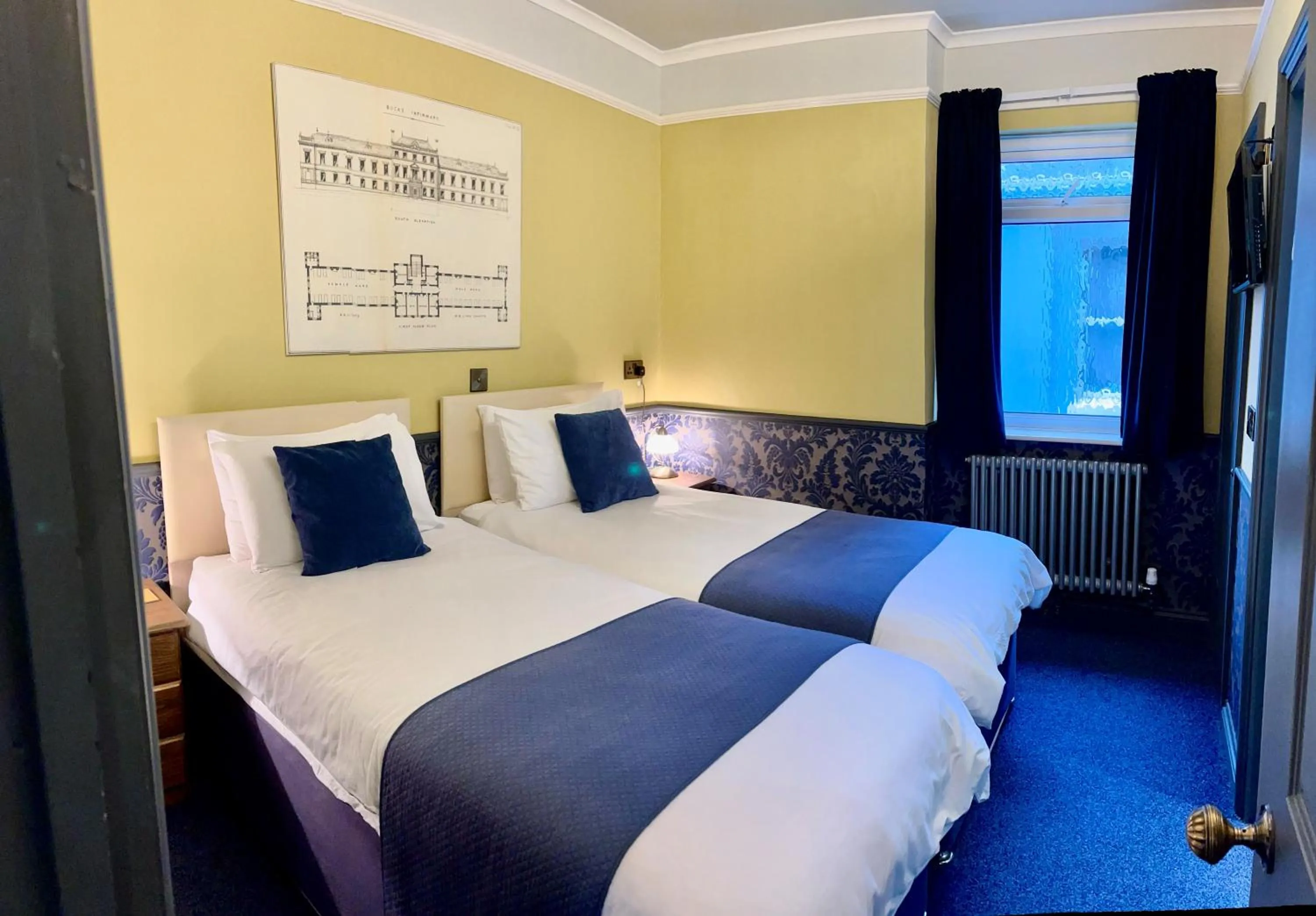 Bedroom, Bed in Atlantis Holiday Apartments