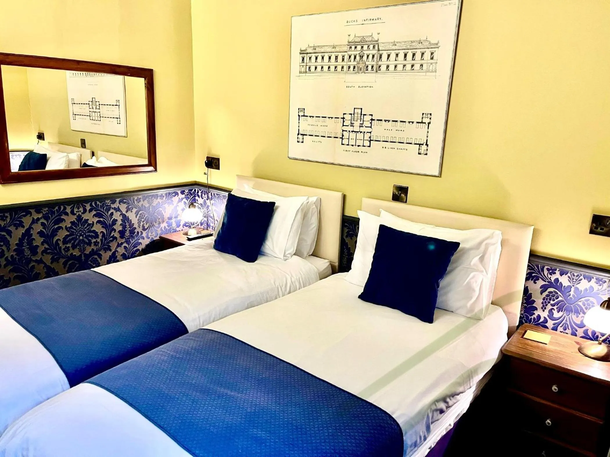 Bedroom, Bed in Atlantis Holiday Apartments