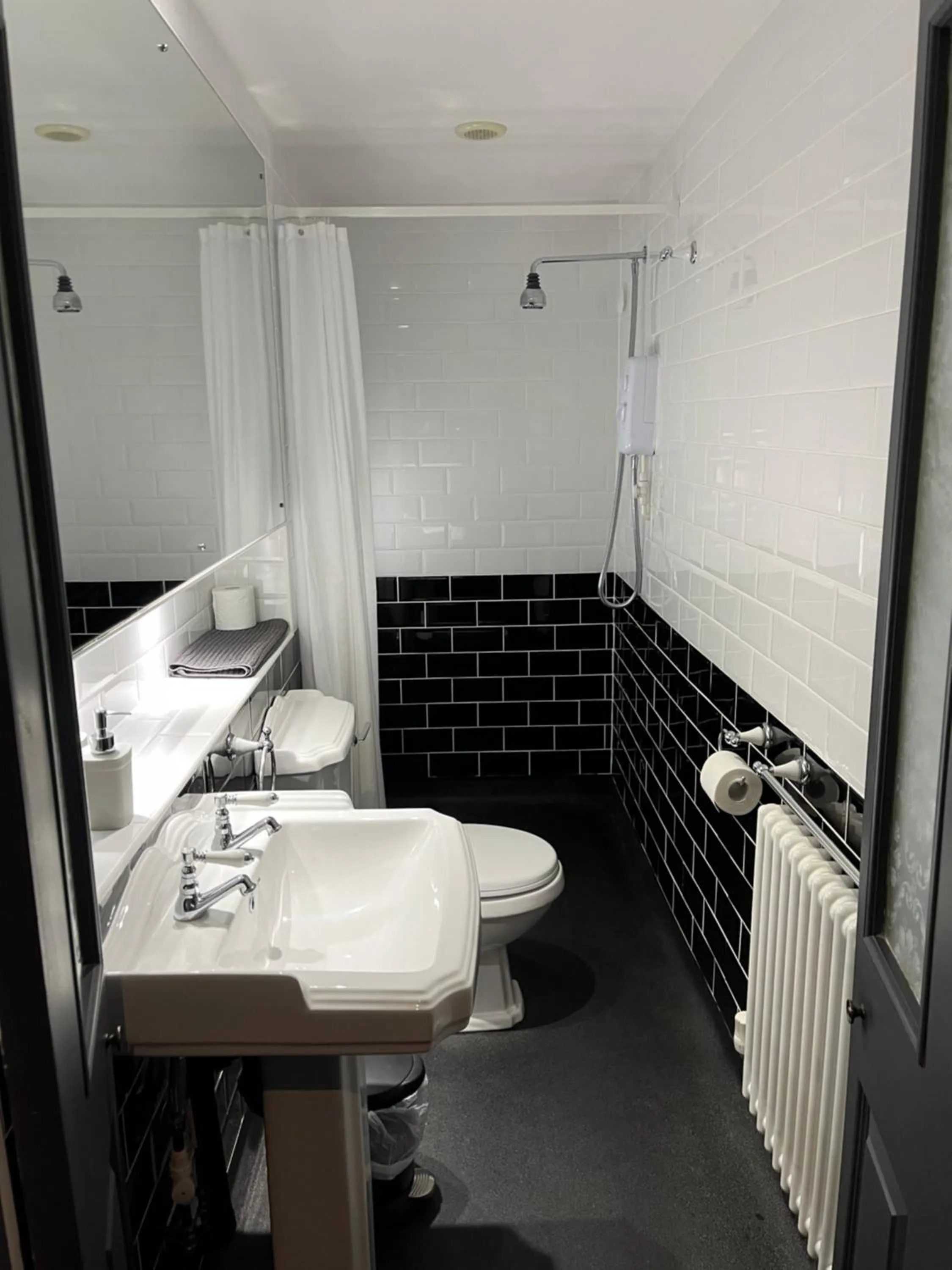 Shower in Atlantis Holiday Apartments