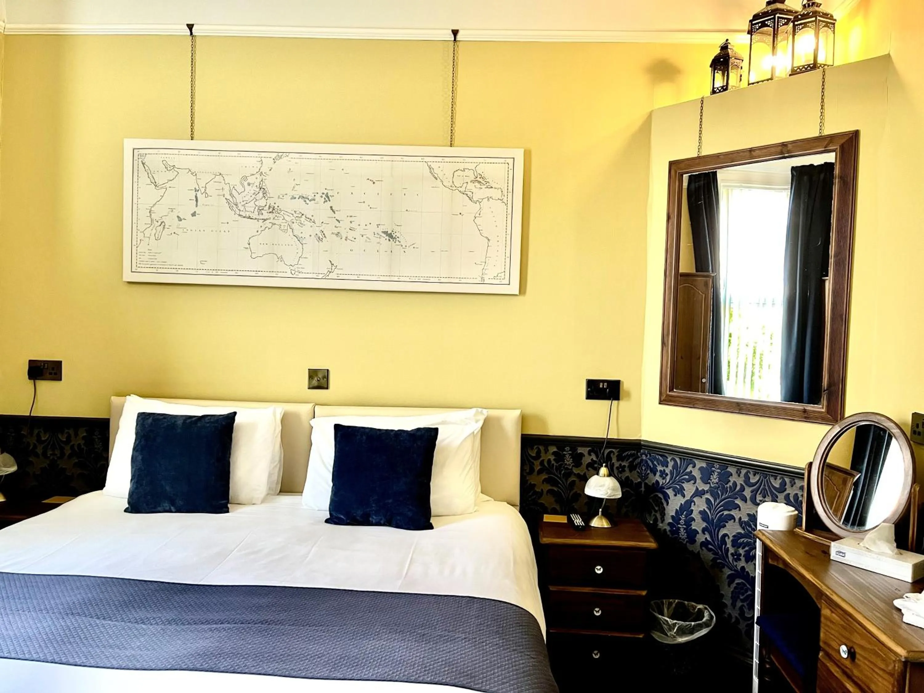 Bedroom, Bed in Atlantis Holiday Apartments