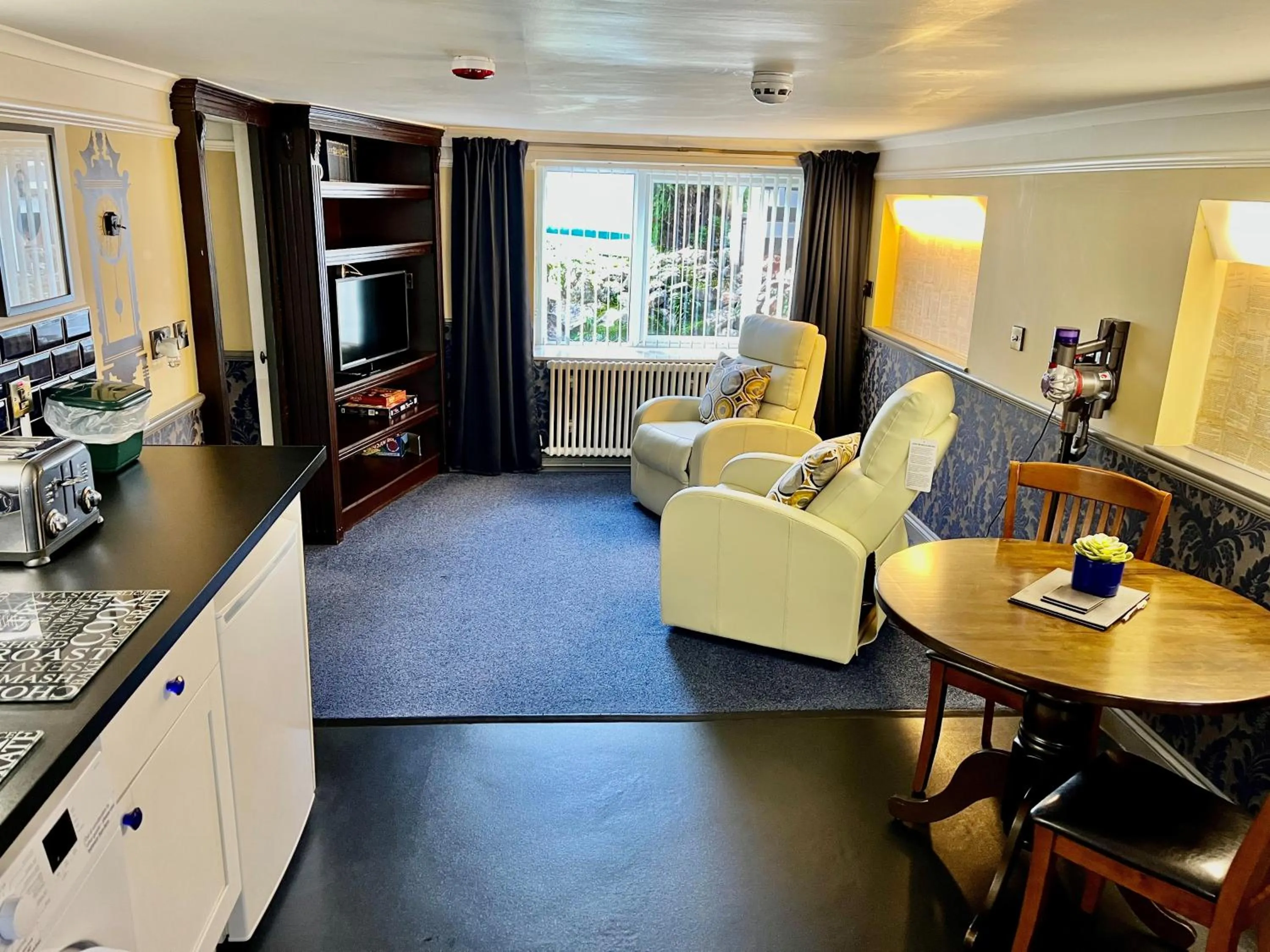 Property building in Atlantis Holiday Apartments