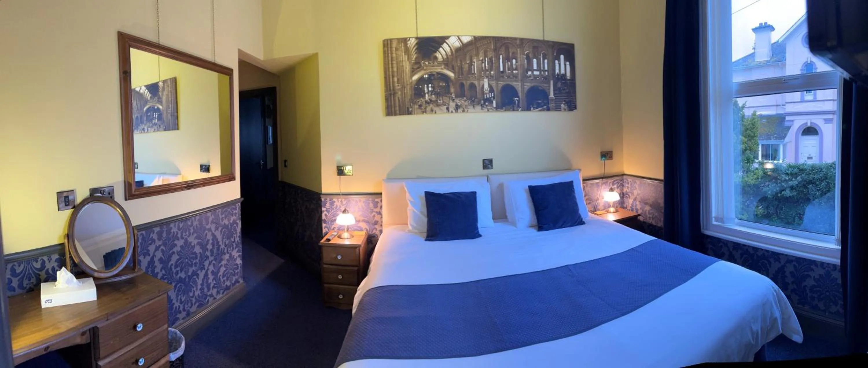 Photo of the whole room, Bed in Atlantis Holiday Apartments